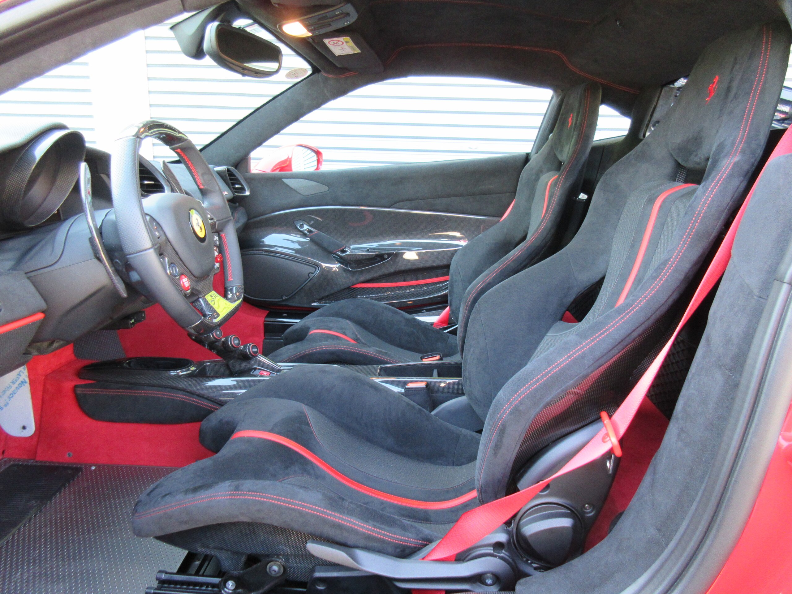 2019 Ferrari 488 Pista — Photo 10 / 17