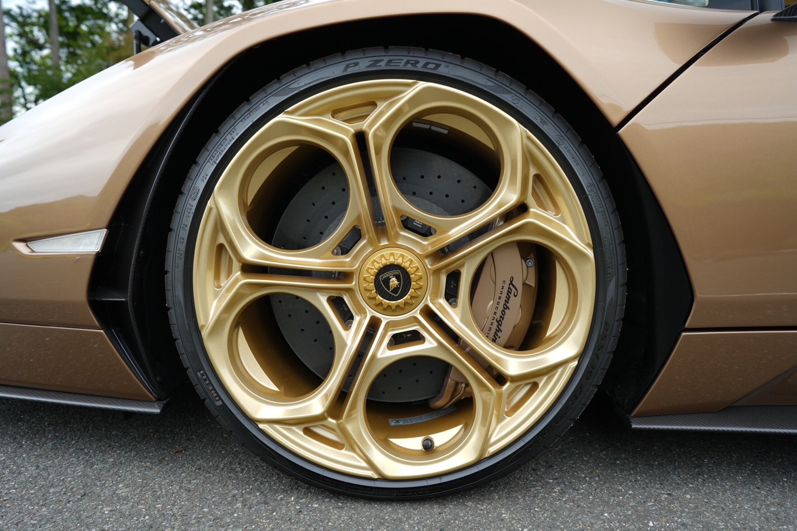 2022 Lamborghini Countach LPI 800-4 — Photo 17 / 28
