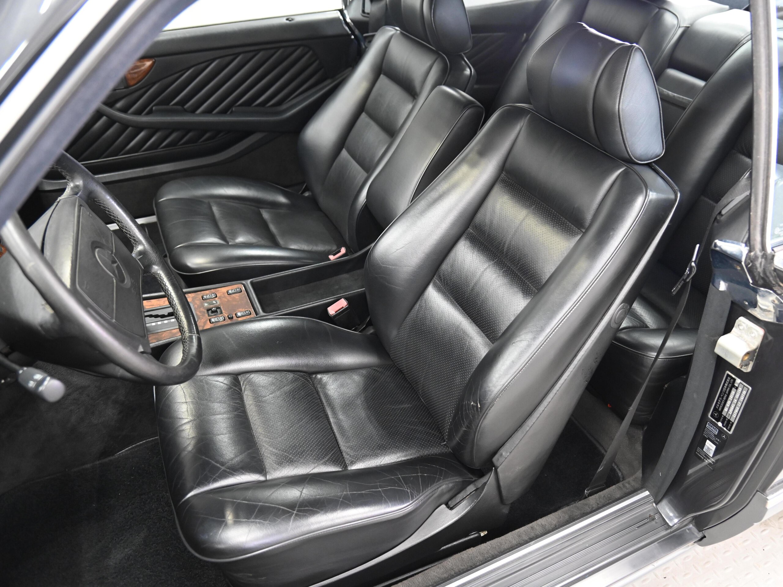 1991 Mercedes Benz 560SEC — Photo 10 / 21