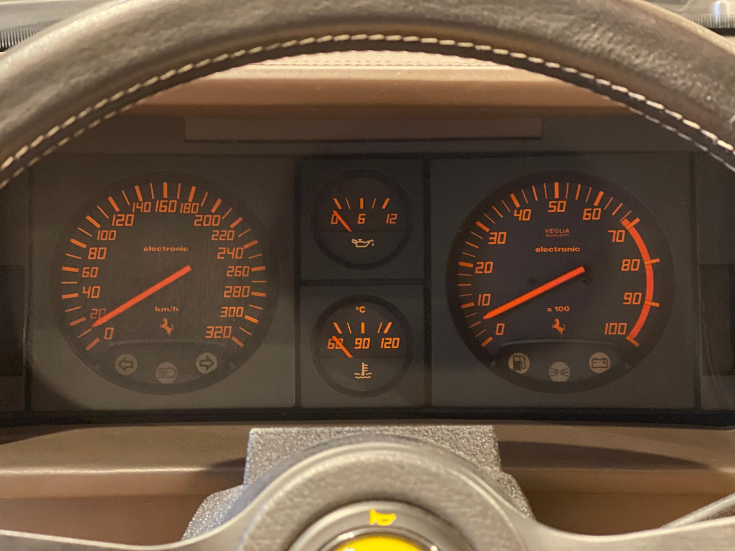 1988 Ferrari Testarossa — Photo 9 / 21