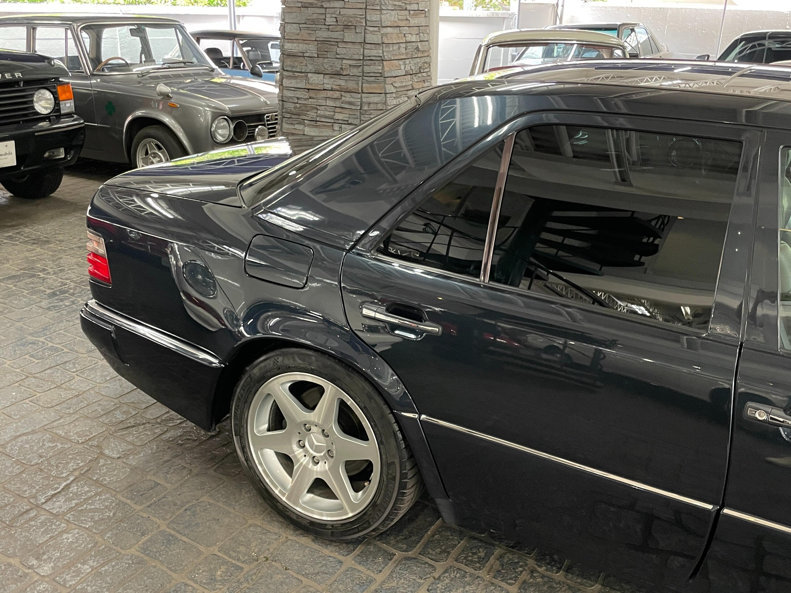 1994 Mercedes Benz E500 Limited — Photo 6 / 17
