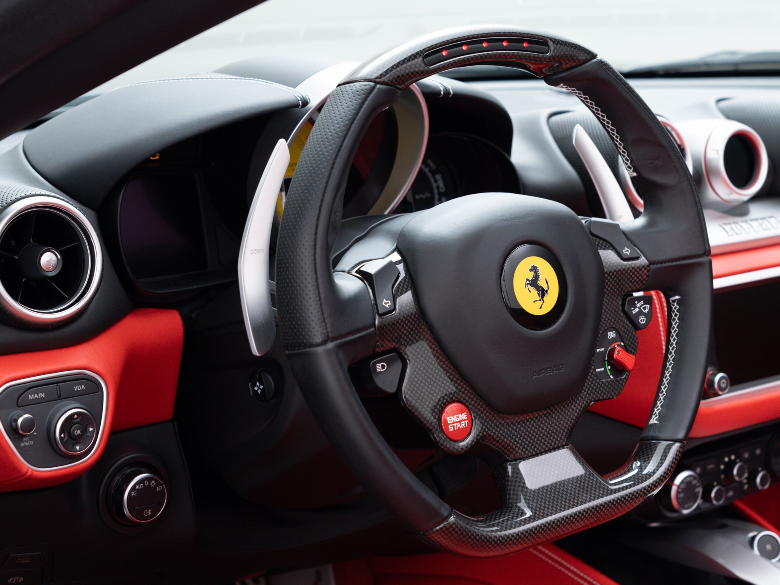 2015 Ferrari California T — Photo 9 / 20