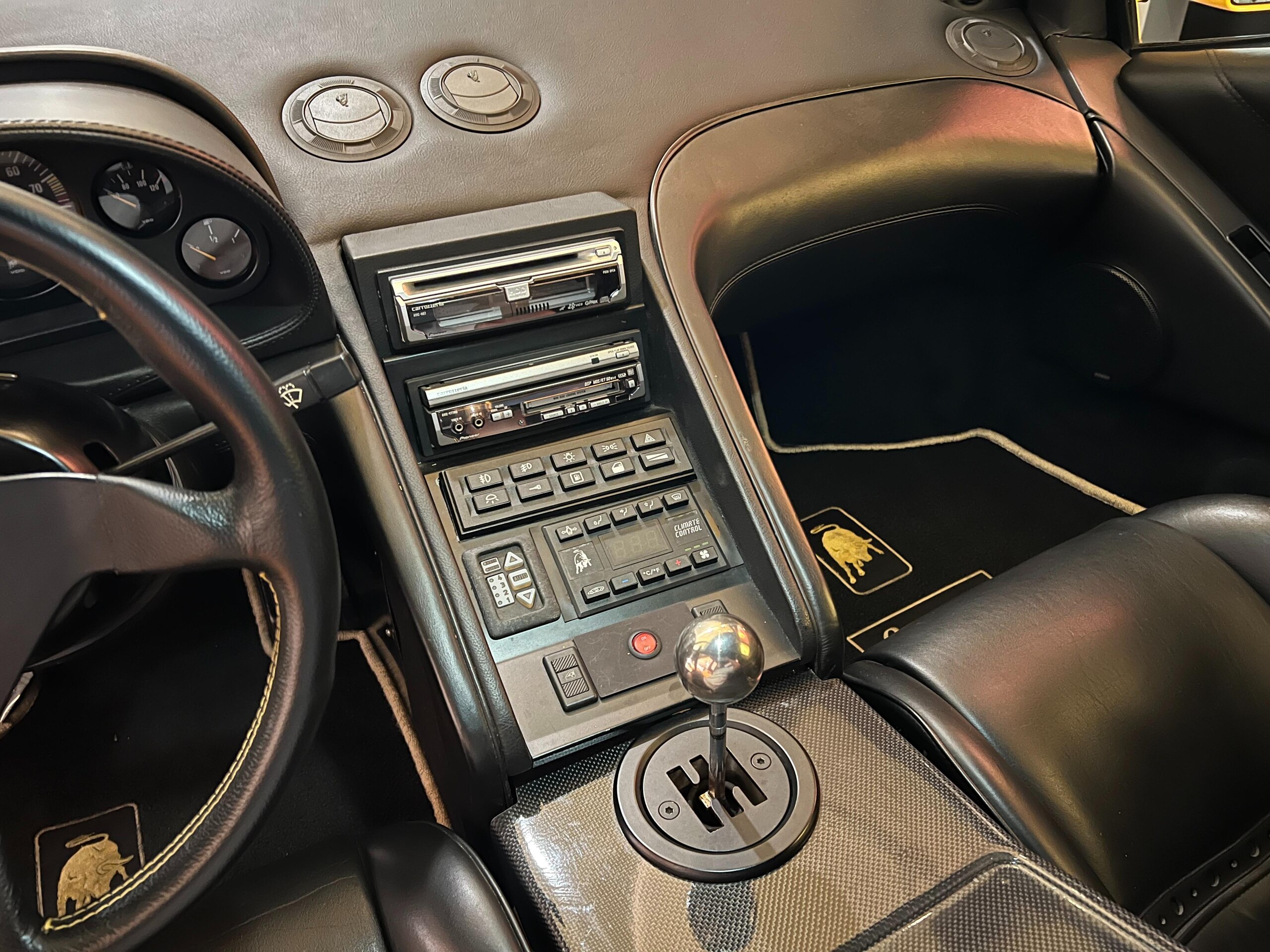 1993 Lamborghini Diablo VT — Photo 9 / 14