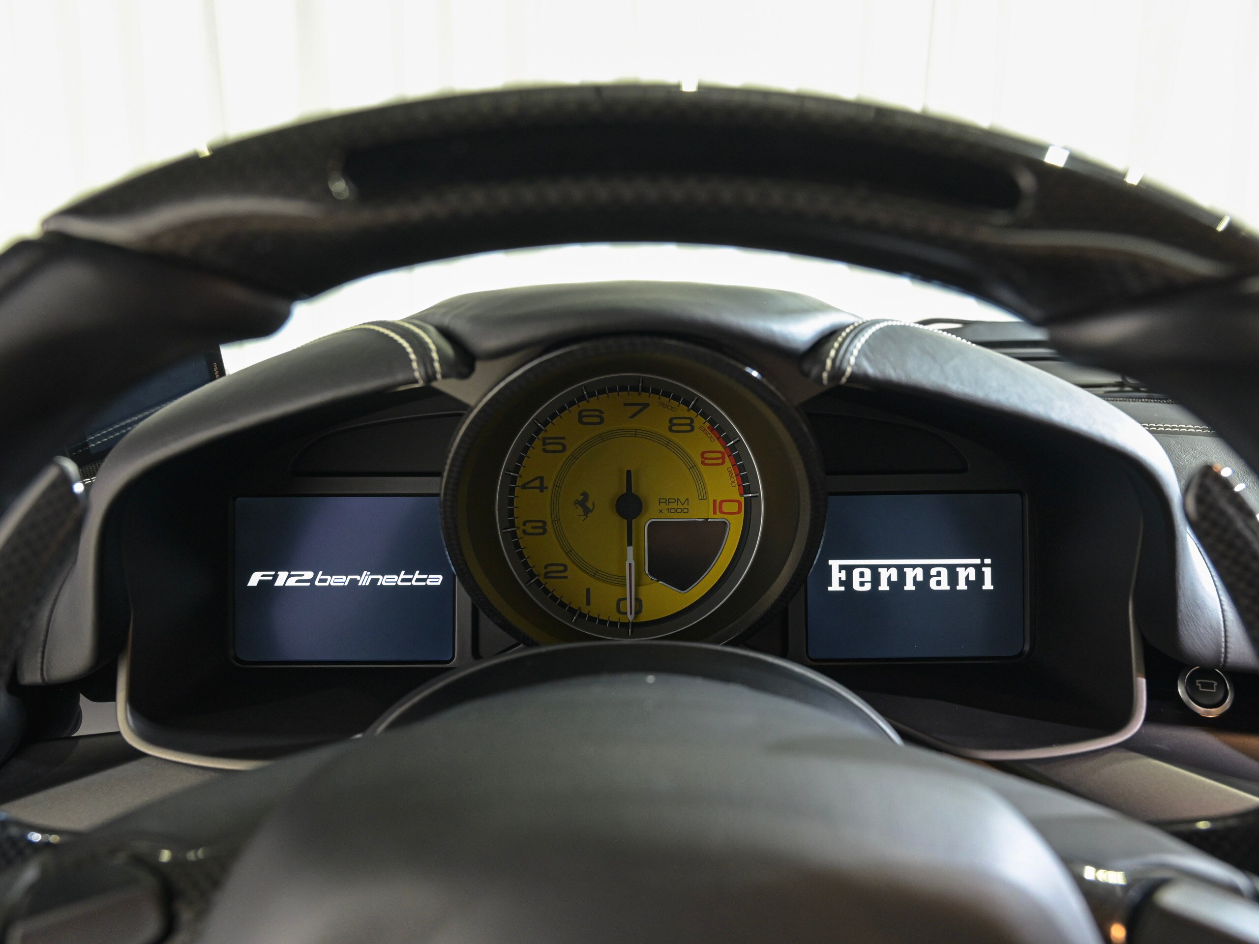 2013 Ferrari F12 Berlinetta — Photo 12 / 35