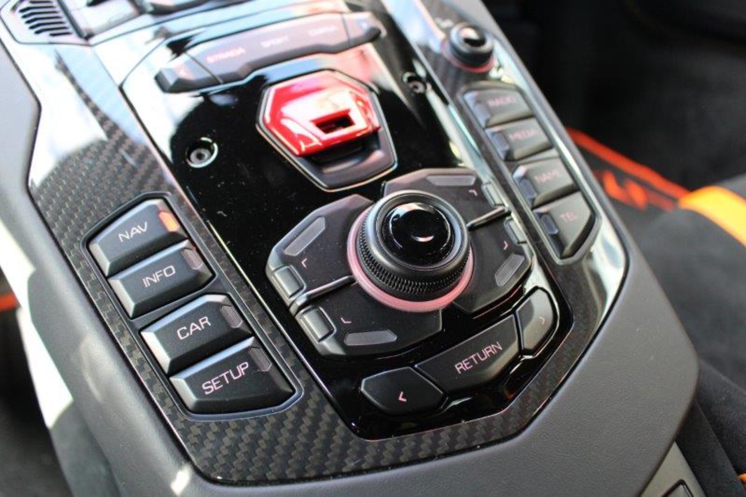 2017 Lamborghini Aventador SV — Photo 15 / 21