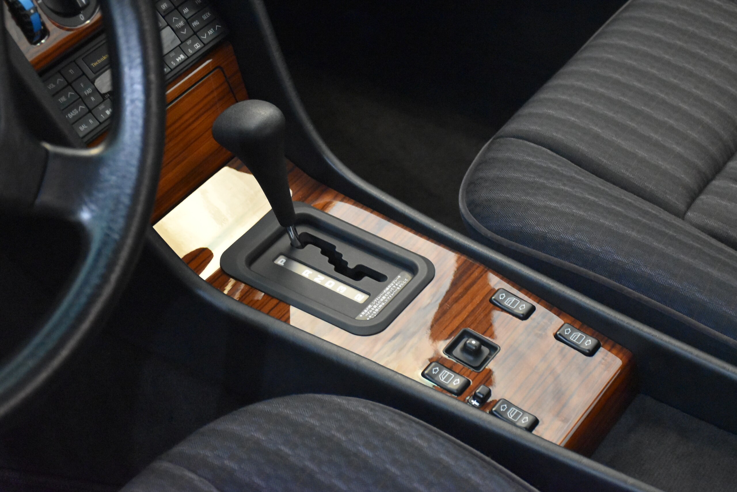 1992 Mercedes Benz 300E-24 — Photo 10 / 19