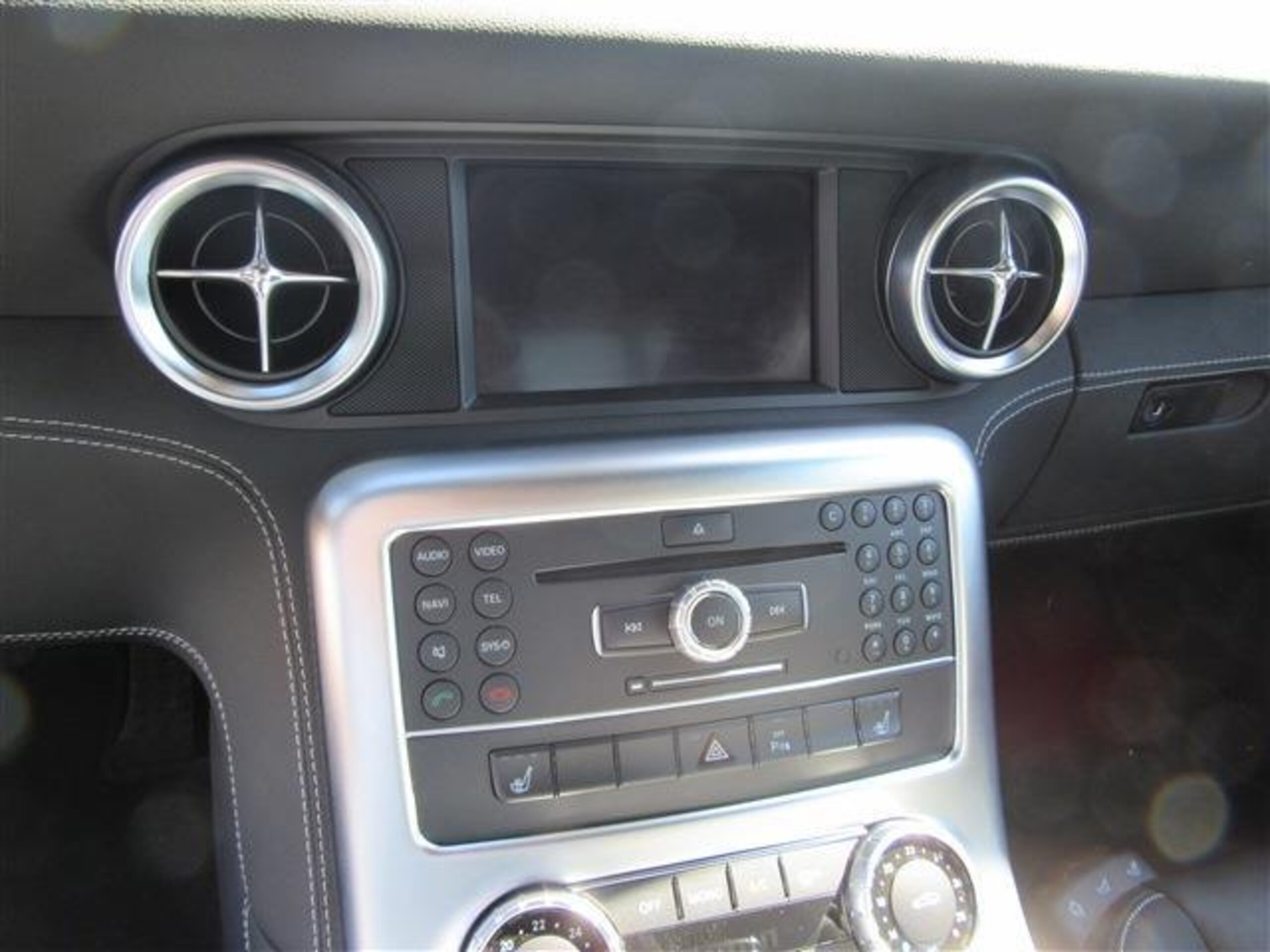 2011 Mercedes Benz SLS AMG — Photo 8 / 11