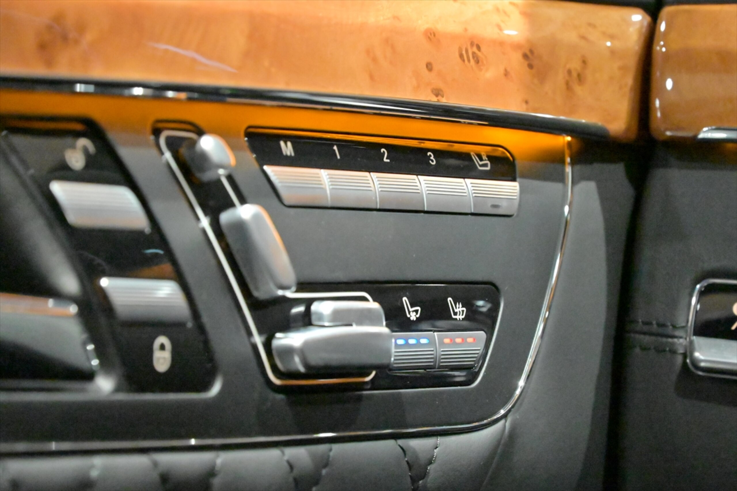 2009 Mercedes Benz S65 AMG Long — Photo 8 / 17