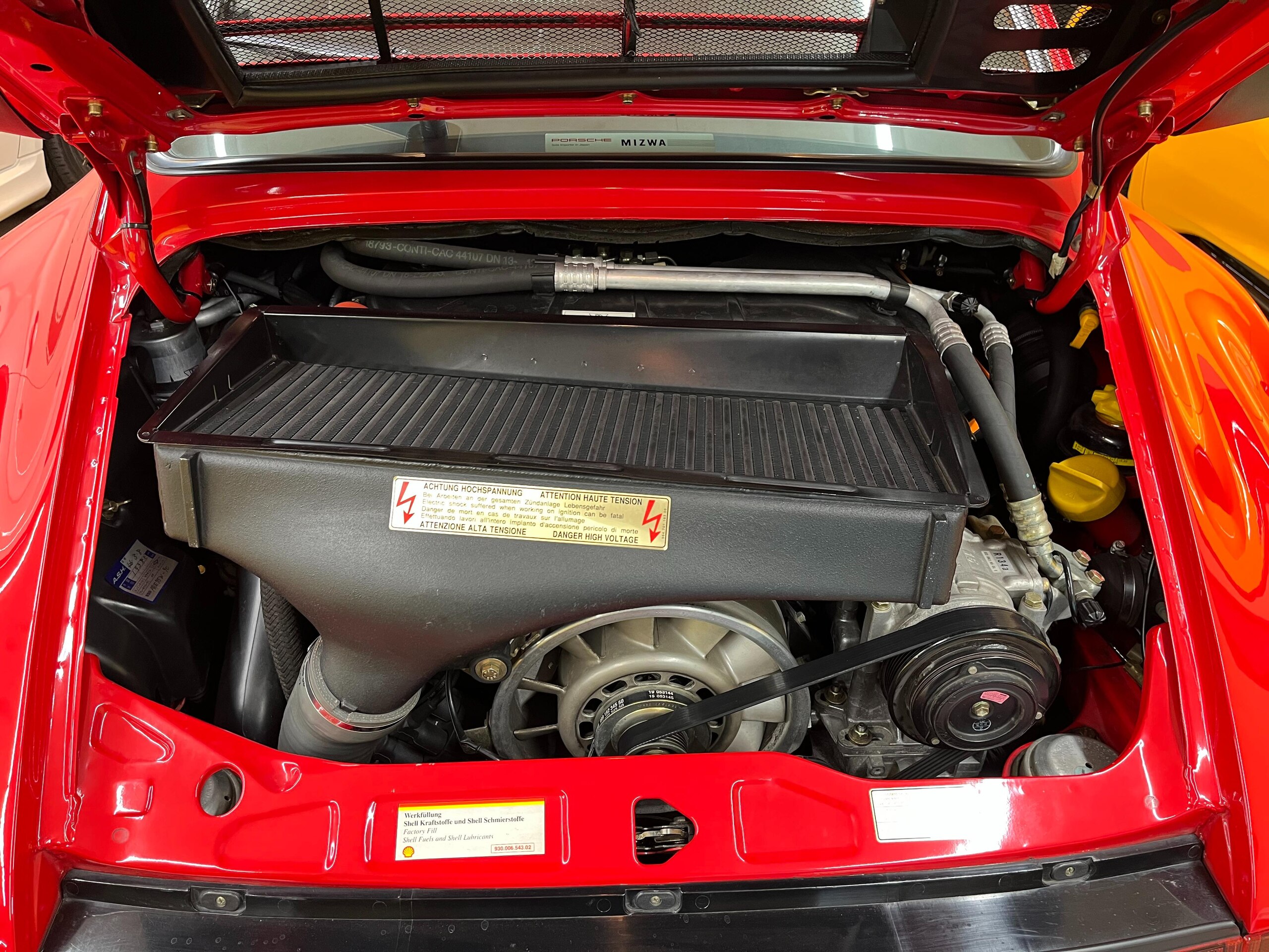 1993 Porsche 911 Turbo — Photo 19 / 20