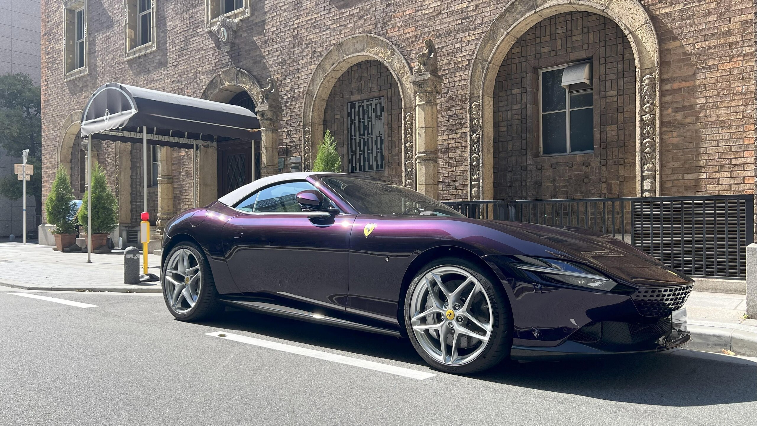 2024 Ferrari Roma Spider — Photo 12 / 44