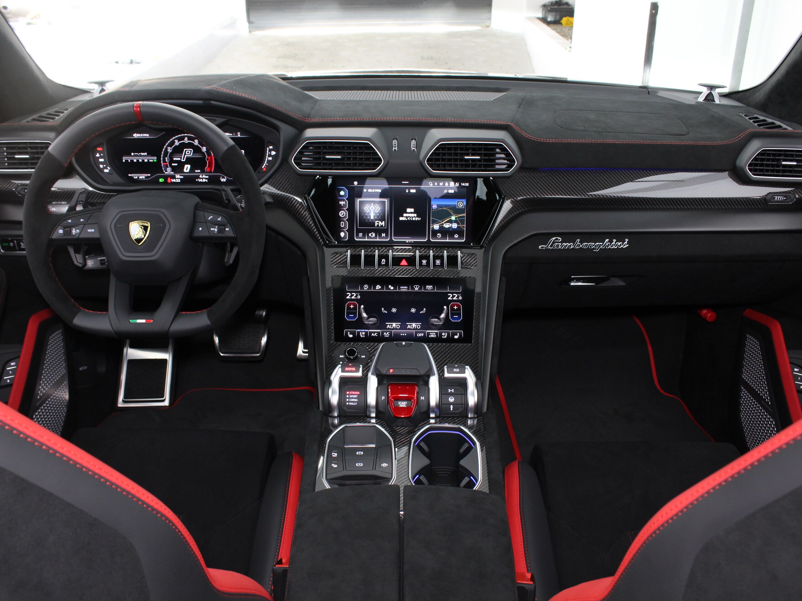 2024 Lamborghini Urus Performante — Photo 6 / 27