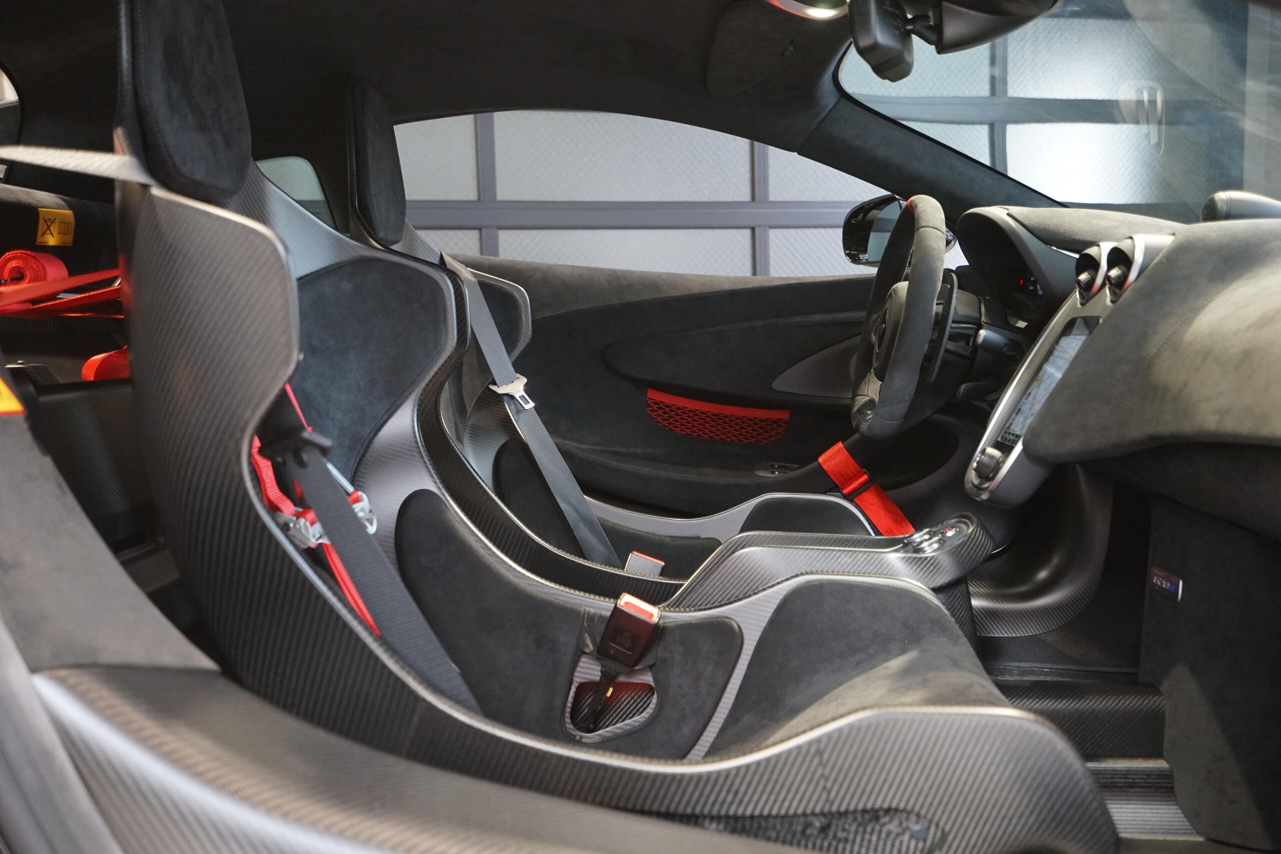 2020 McLaren 620R — Photo 13 / 18