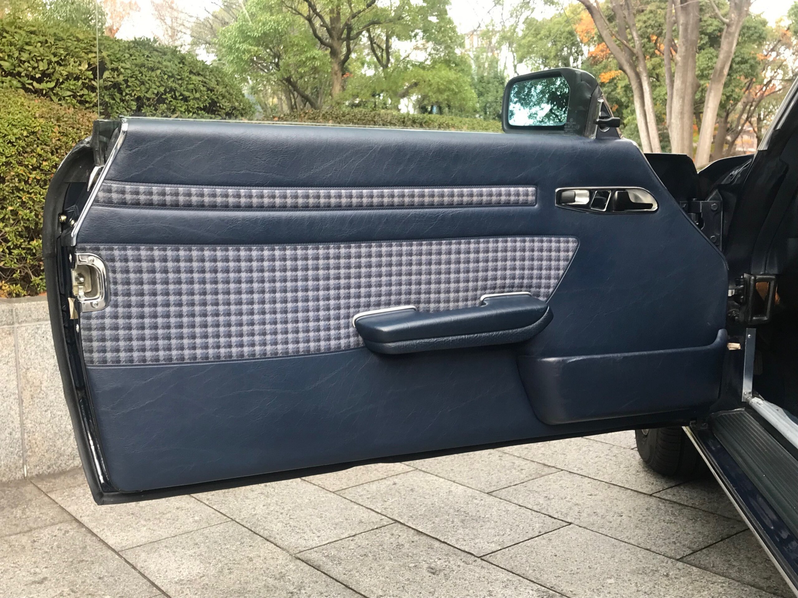 1987 Mercedes Benz SL560 — Photo 8 / 16