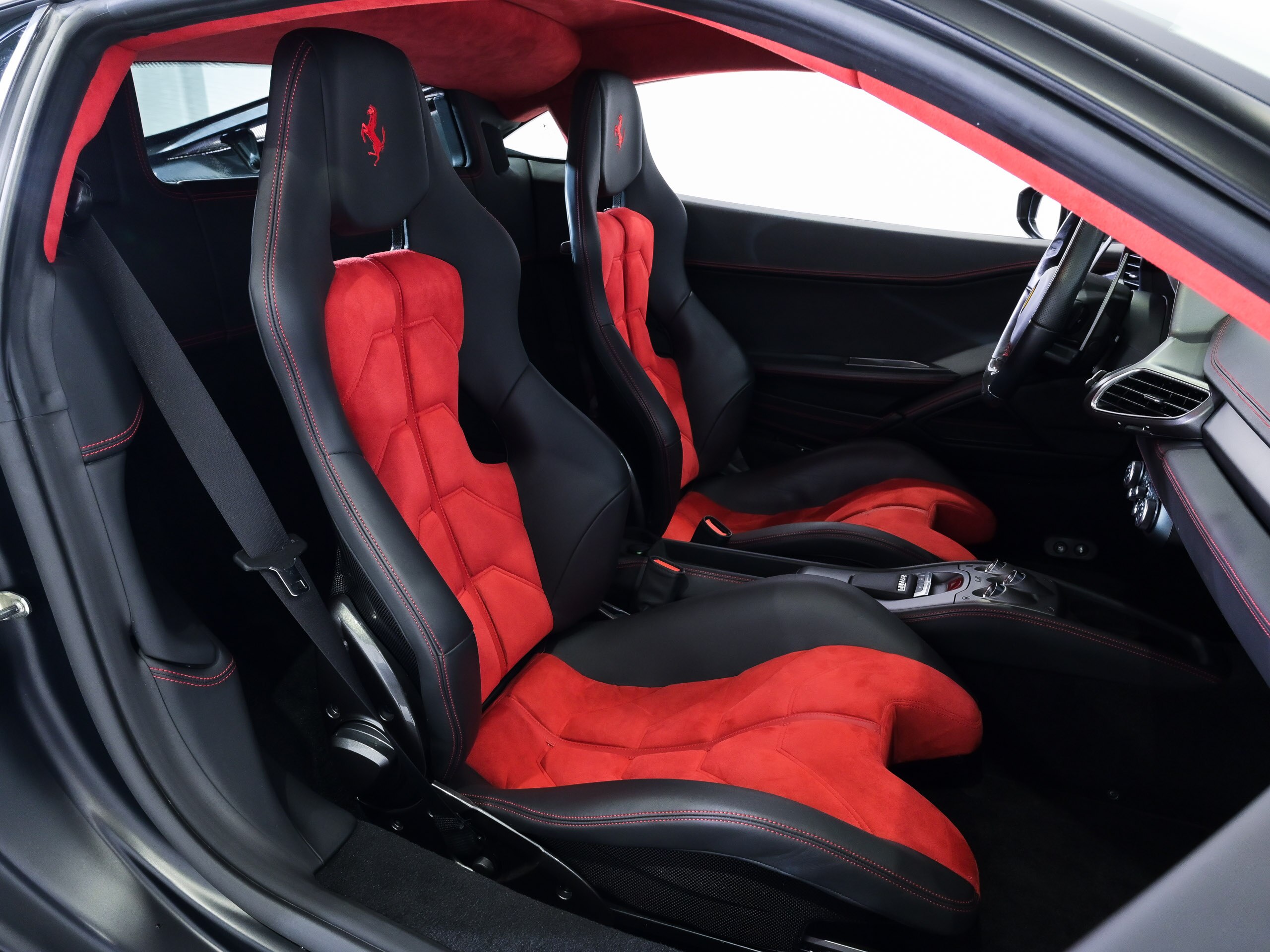 2010 Ferrari 458 Italia F1 DCT — Photo 18 / 22