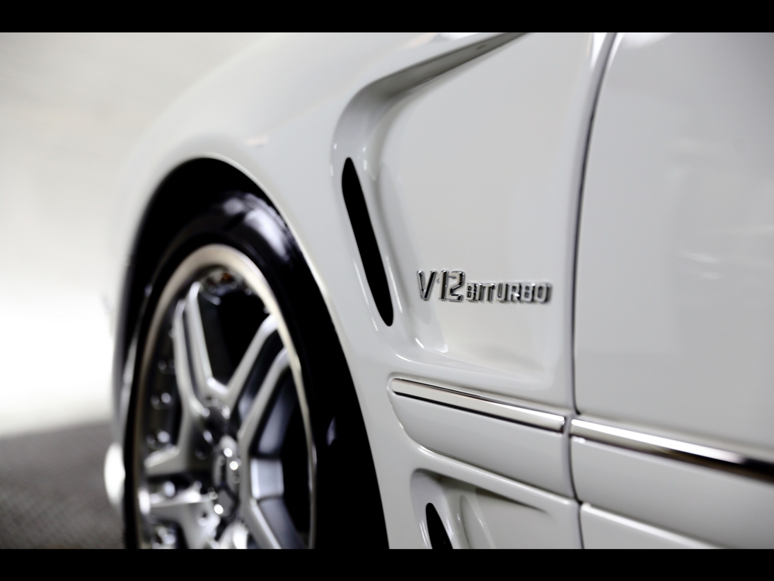 2004 Mercedes Benz CL55 AMG — Photo 10 / 13
