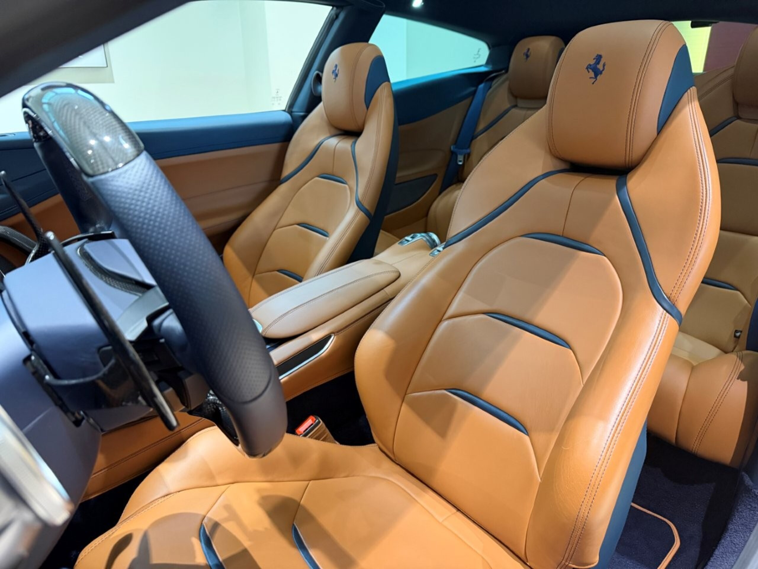 2017 Ferrari GTC4Lusso — Photo 9 / 19