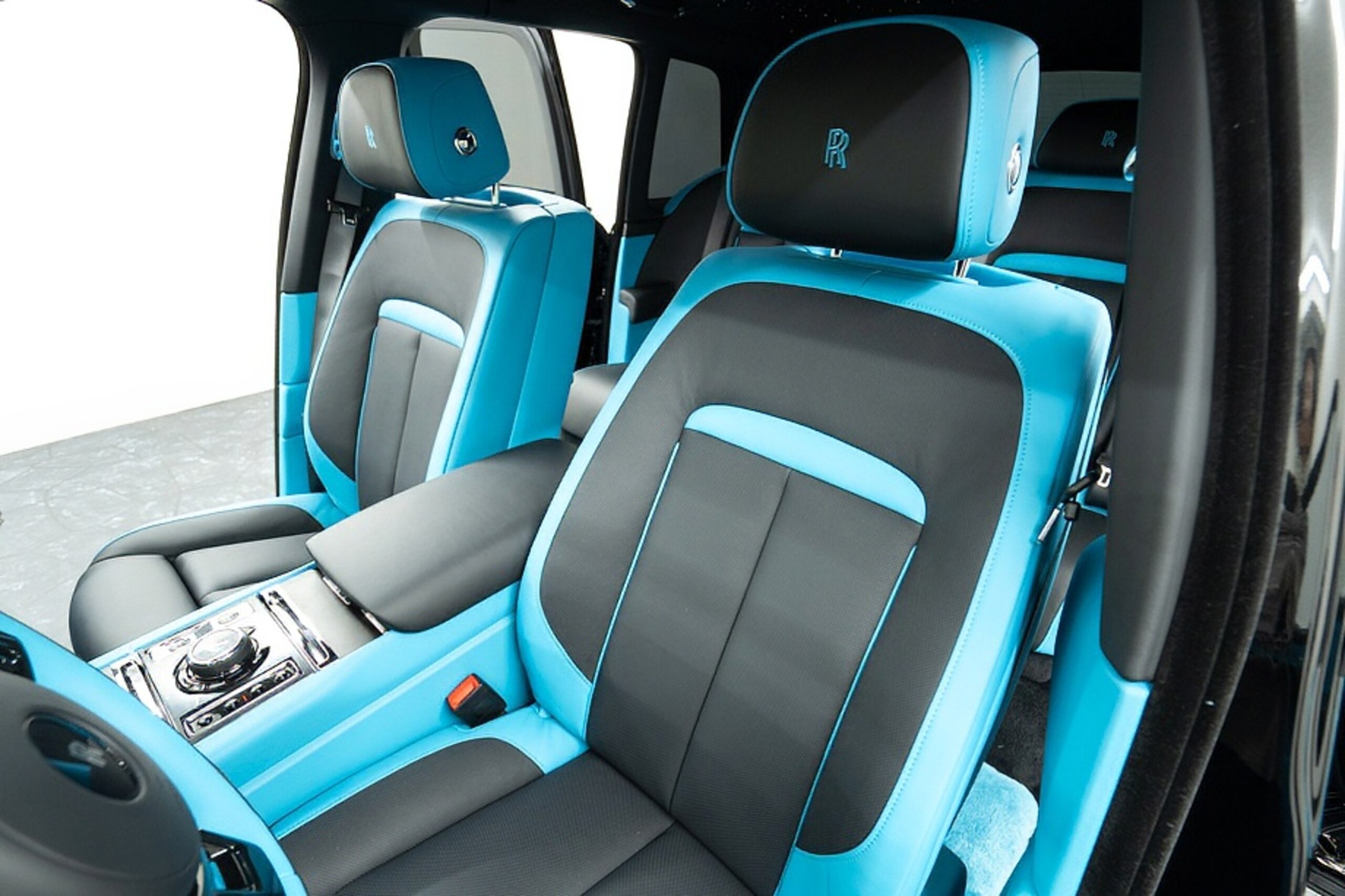 2025 Rolls-Royce Cullinan — Photo 9 / 29