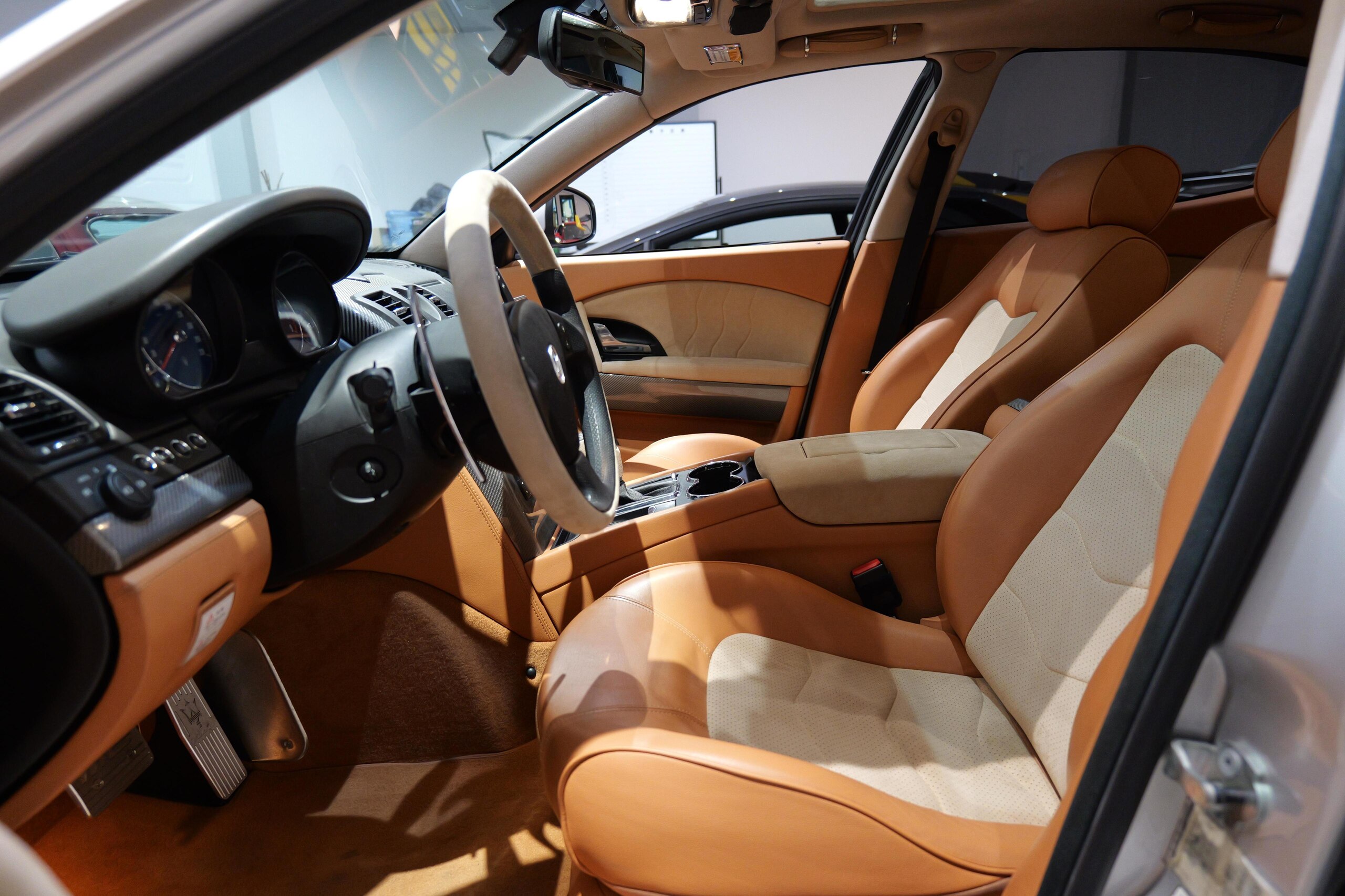 2012 Maserati Quattroporte Sport GT S — Photo 7 / 17
