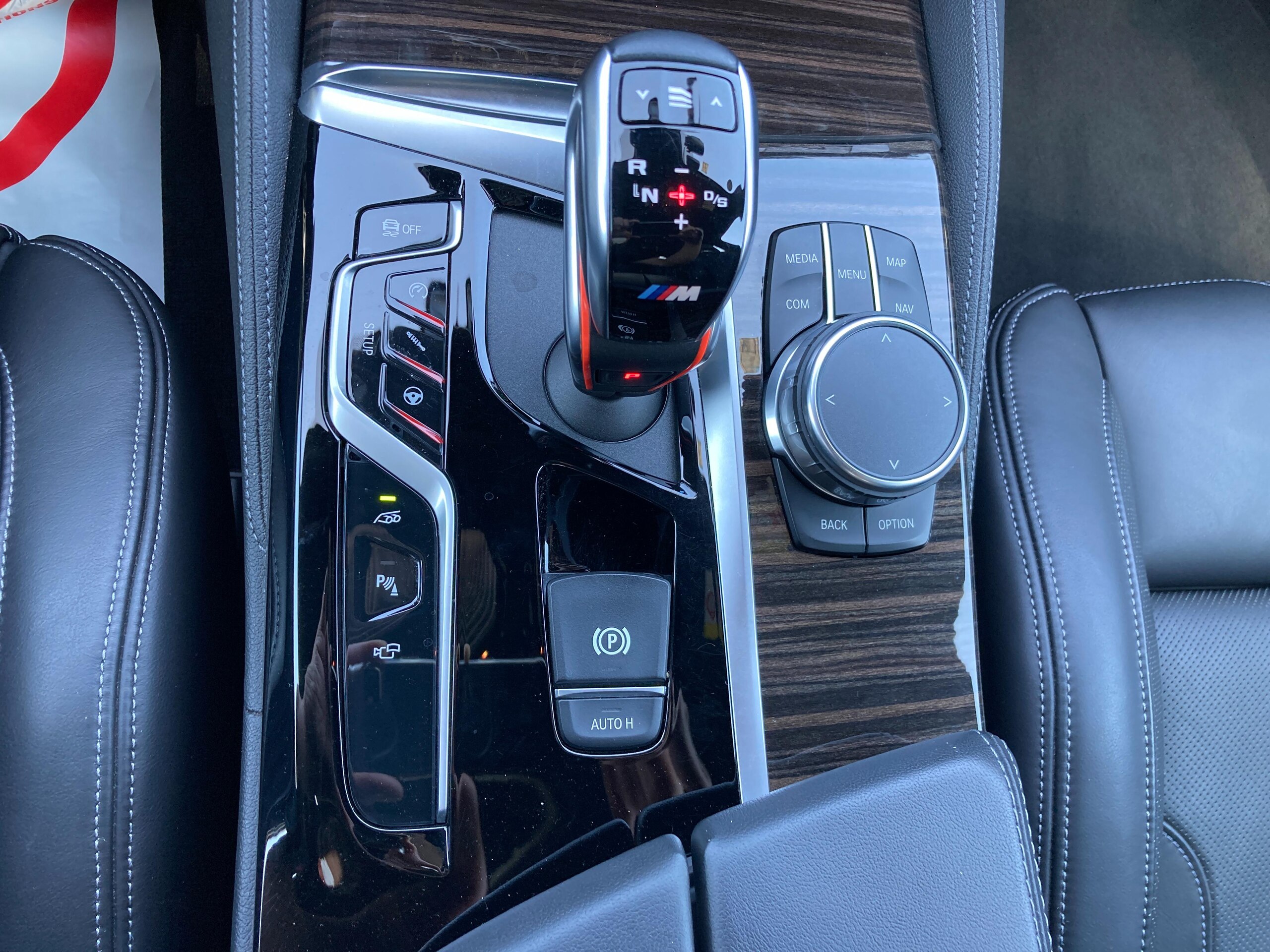 2018 BMW M5 — Photo 17 / 27
