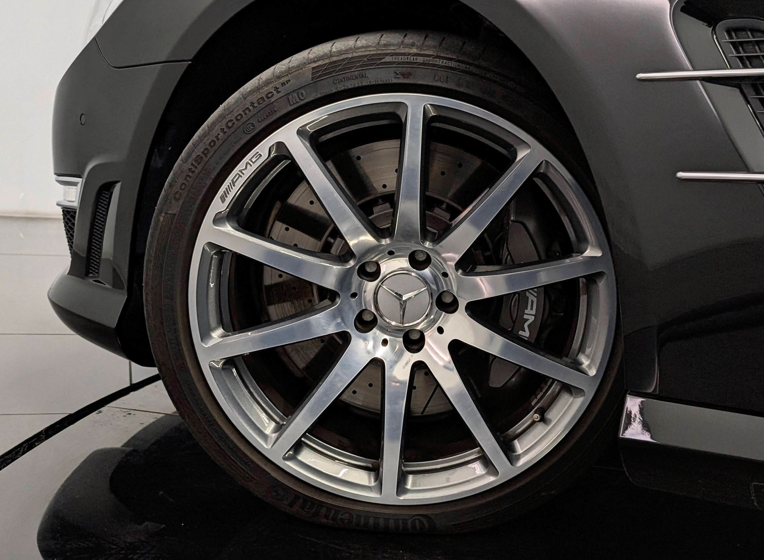 2015 Mercedes Benz SL65 AMG — Photo 22 / 24