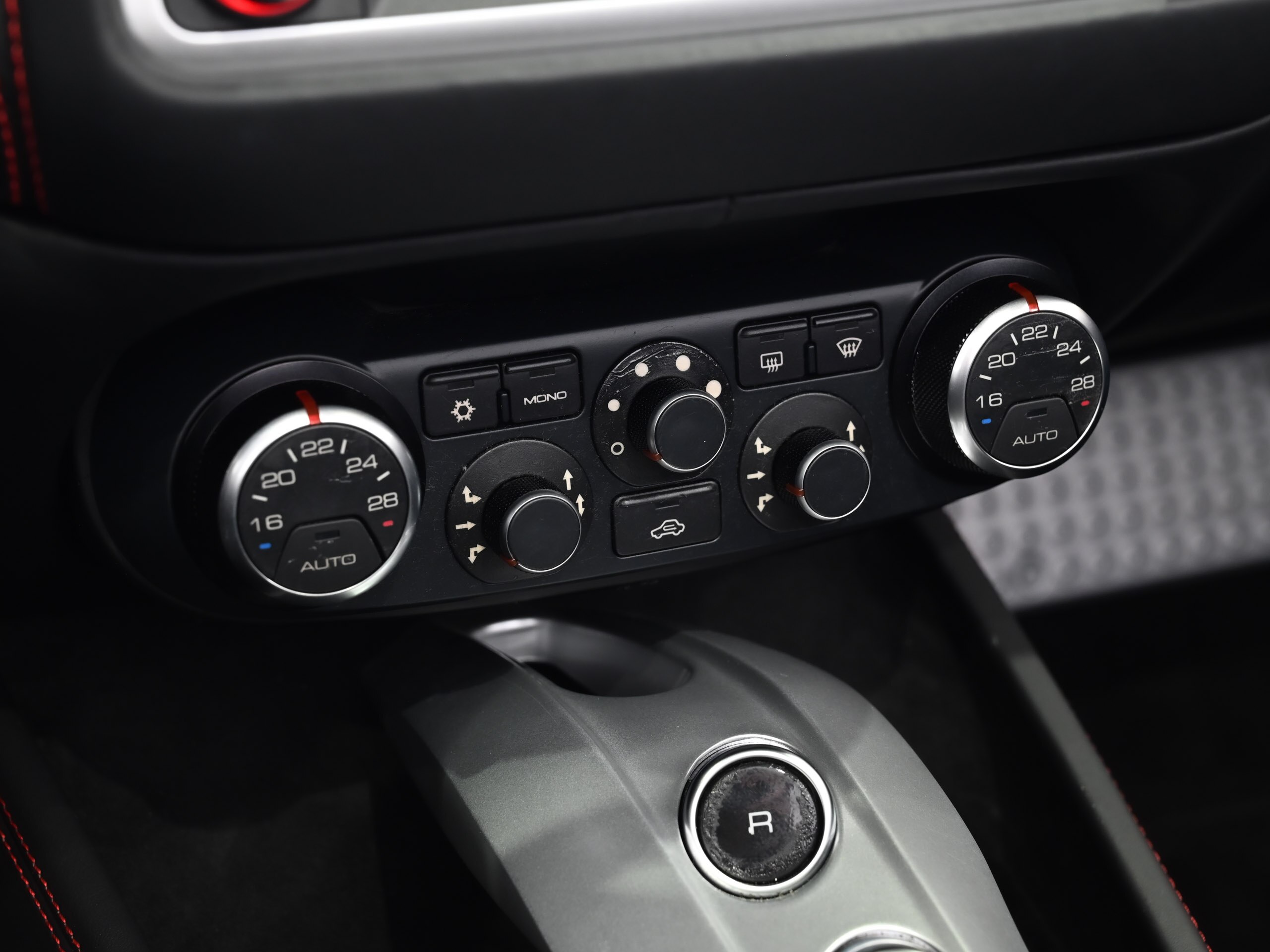 2016 Ferrari California T — Photo 15 / 23