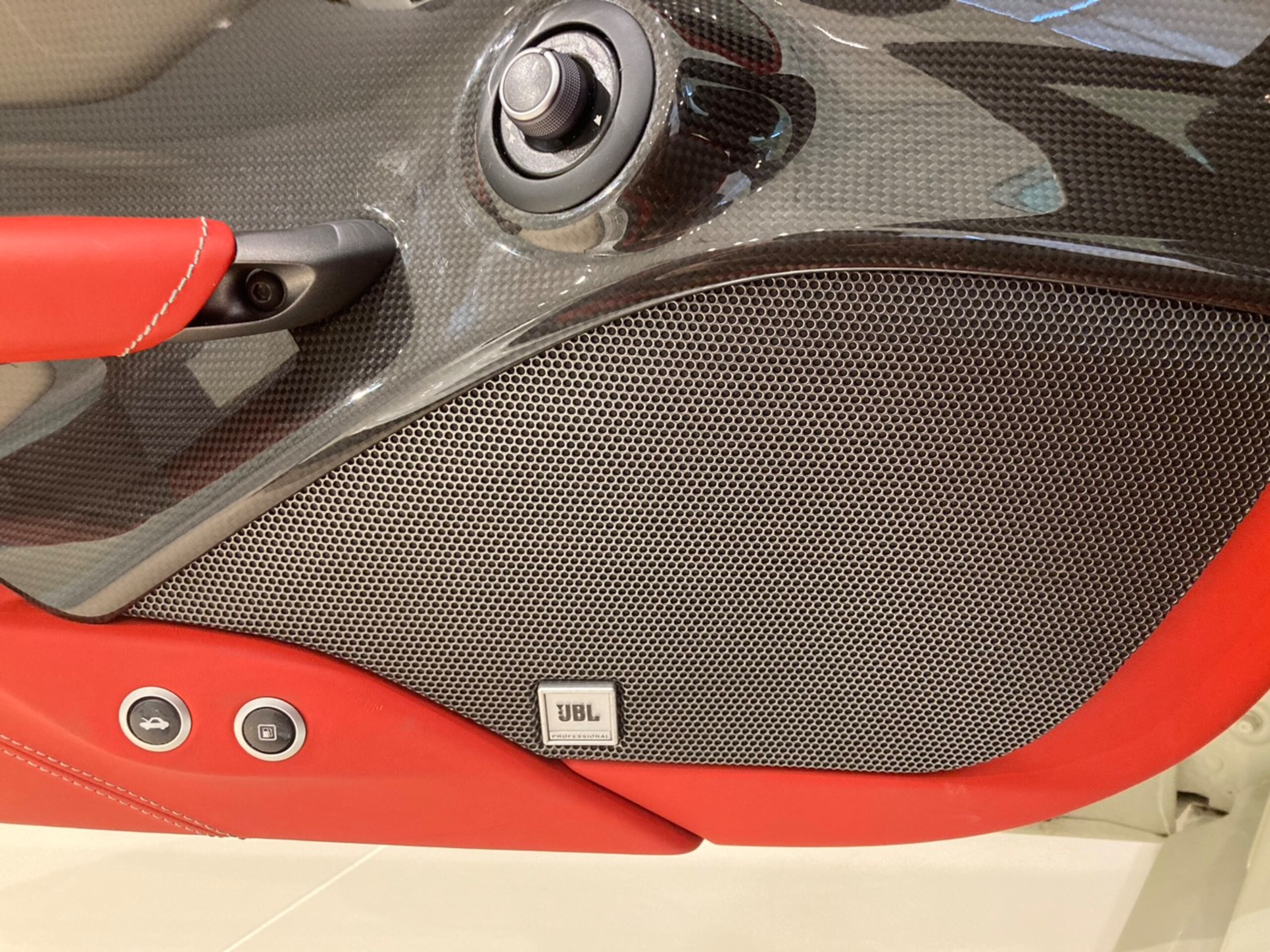 2016 Ferrari 488 Spider — Photo 29 / 35