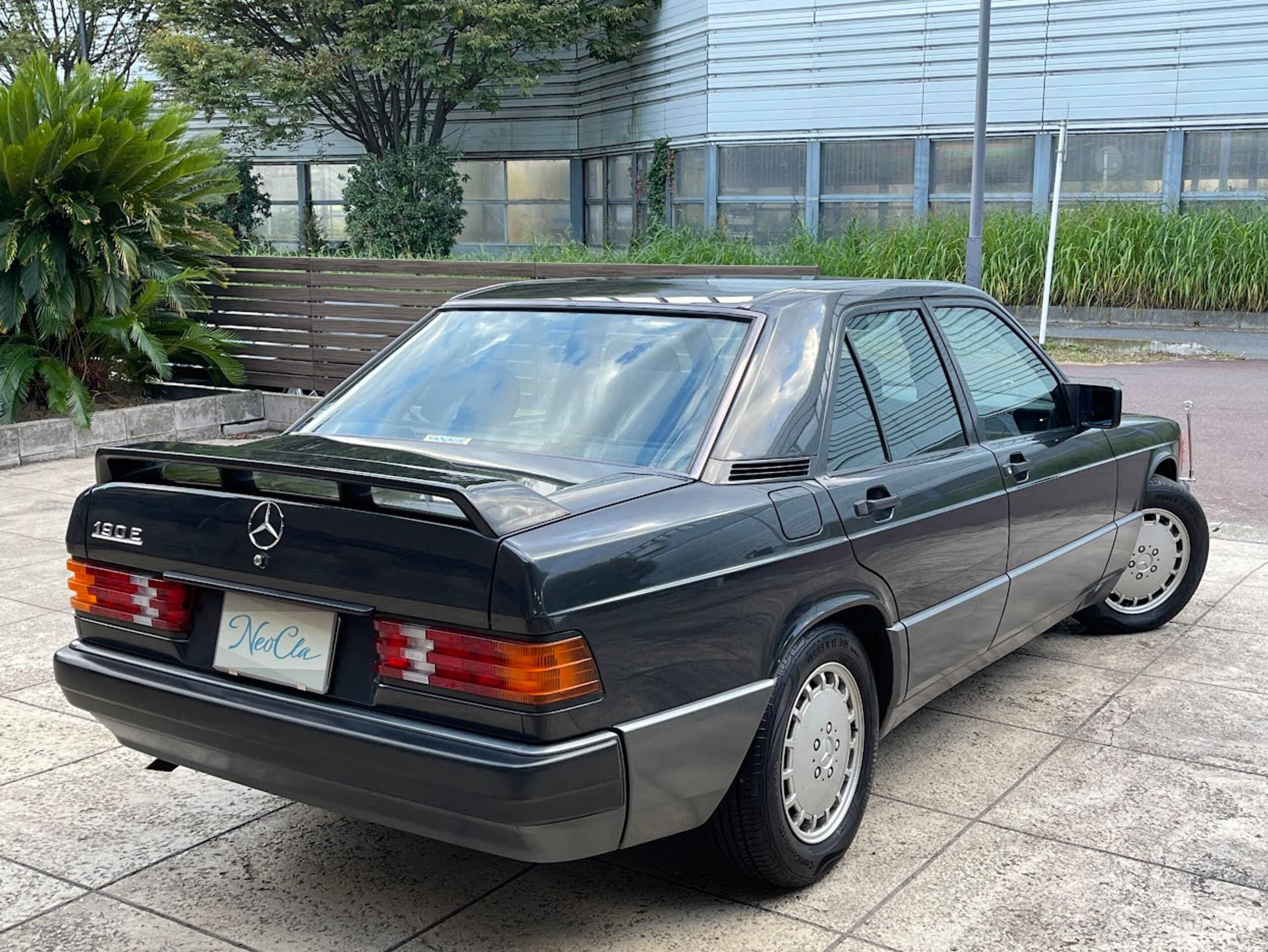 1991 Mercedes Benz 190E — Photo 6 / 17