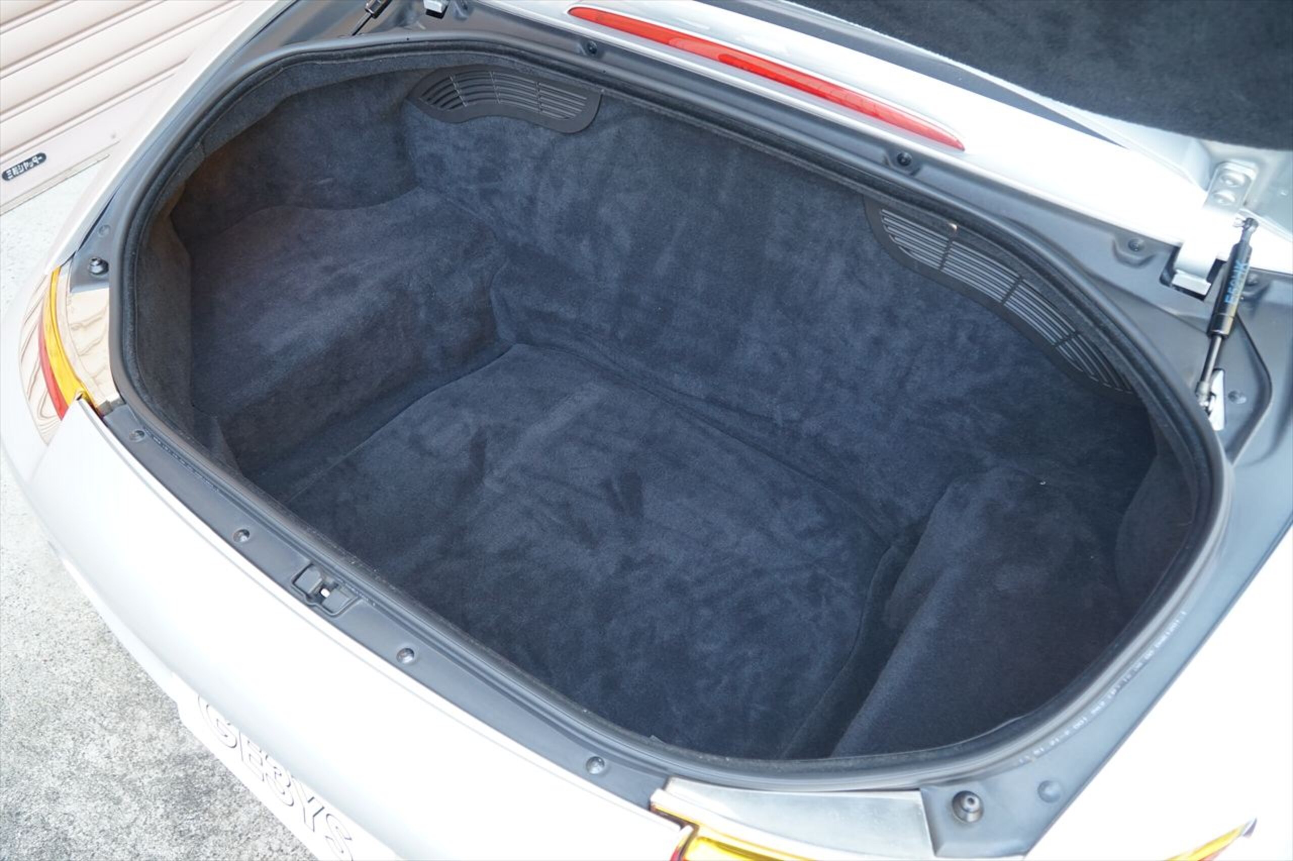 2001 BMW Z8 — Photo 22 / 22