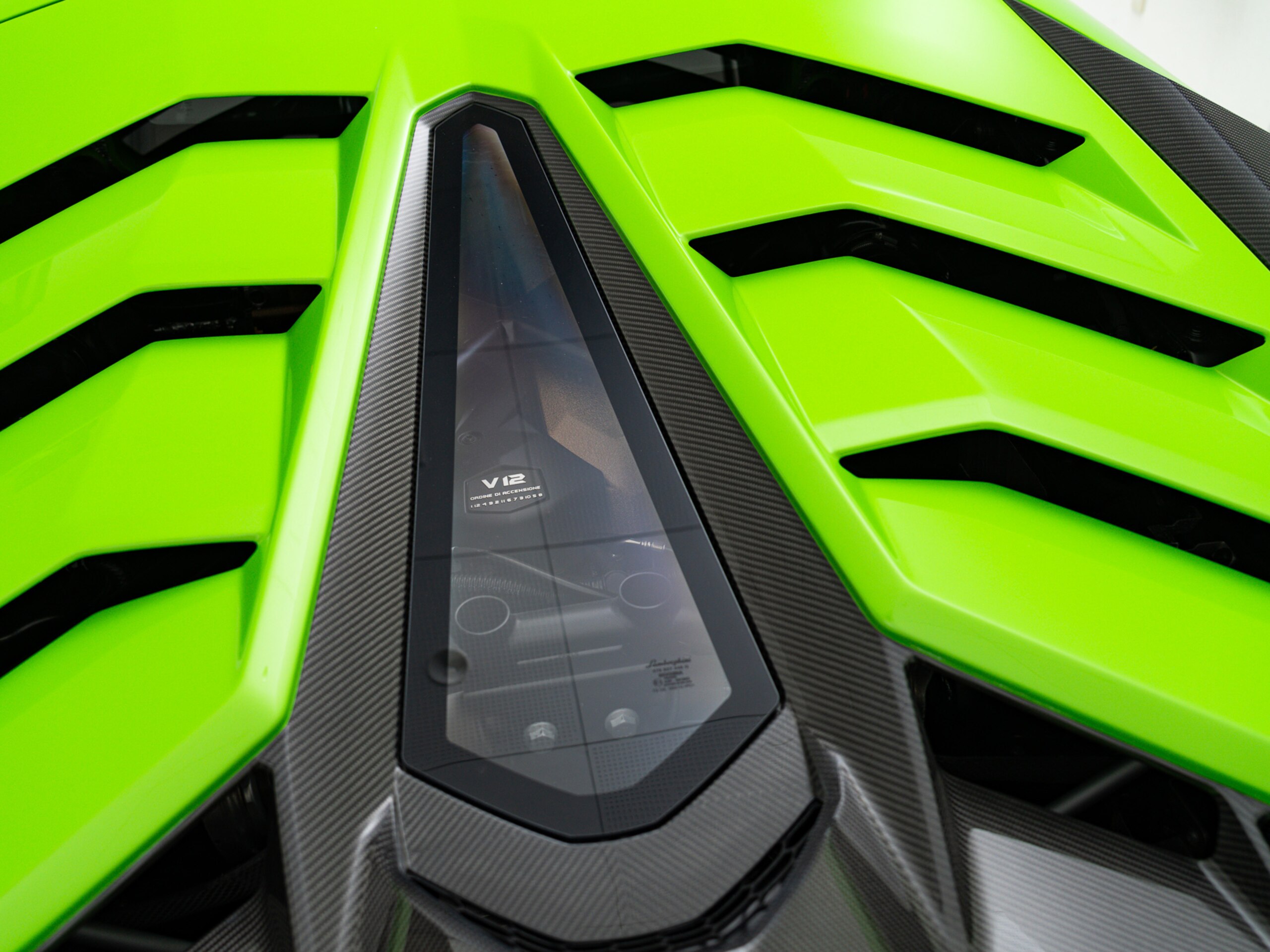 2019 Lamborghini Aventador SVJ — Photo 15 / 16