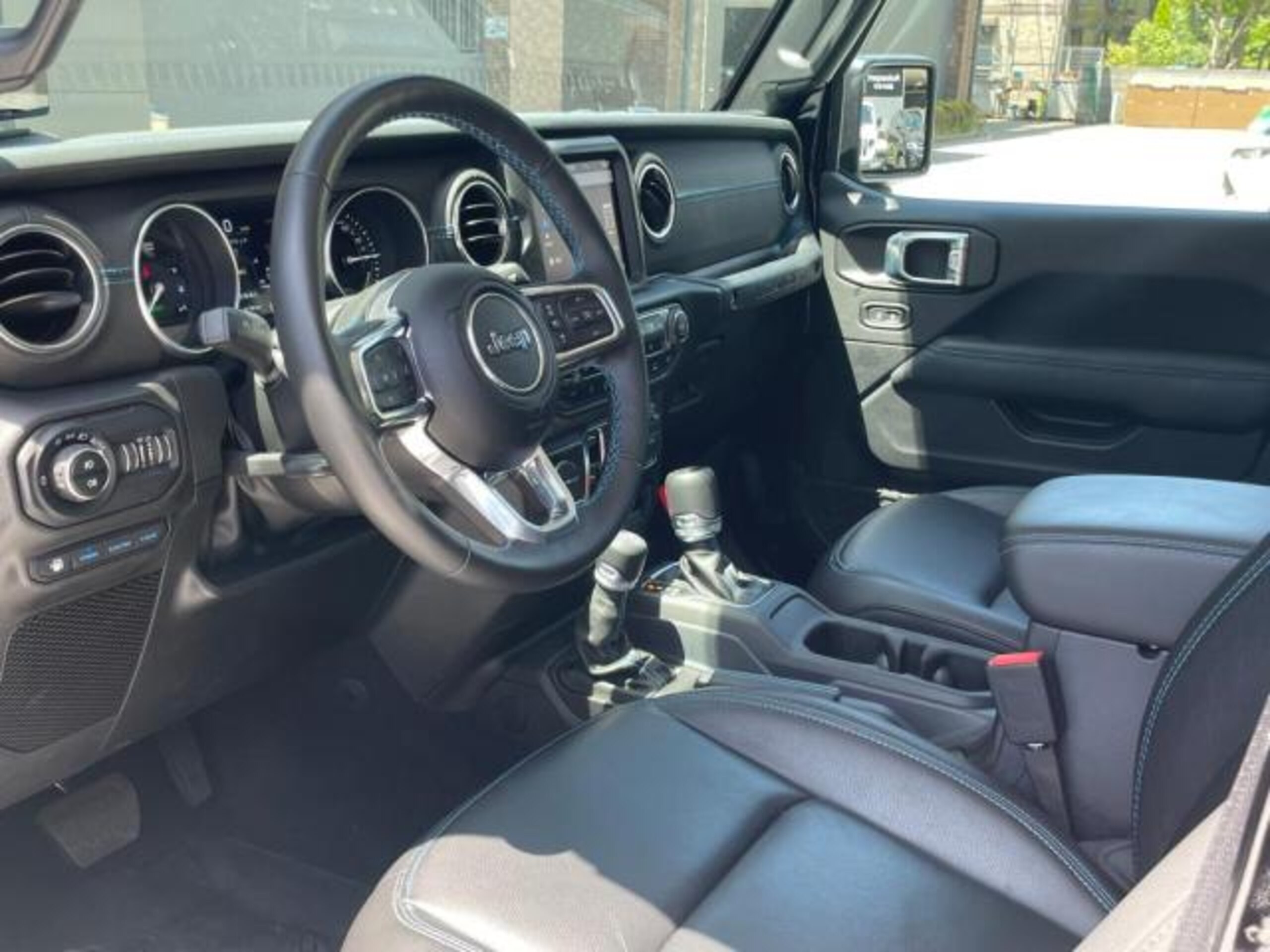 2023 Other Jeep Wrangler Unlimited Rubicon 4xe — Photo 17 / 40