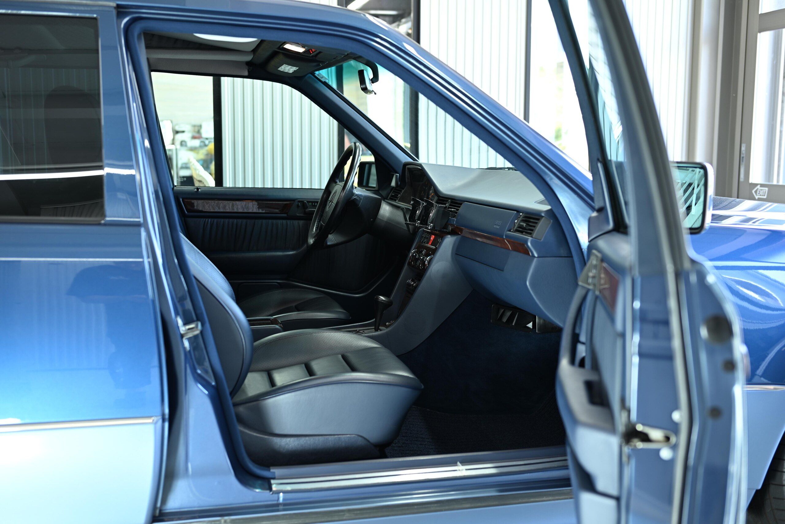 1994 Mercedes Benz E500 — Photo 55 / 74
