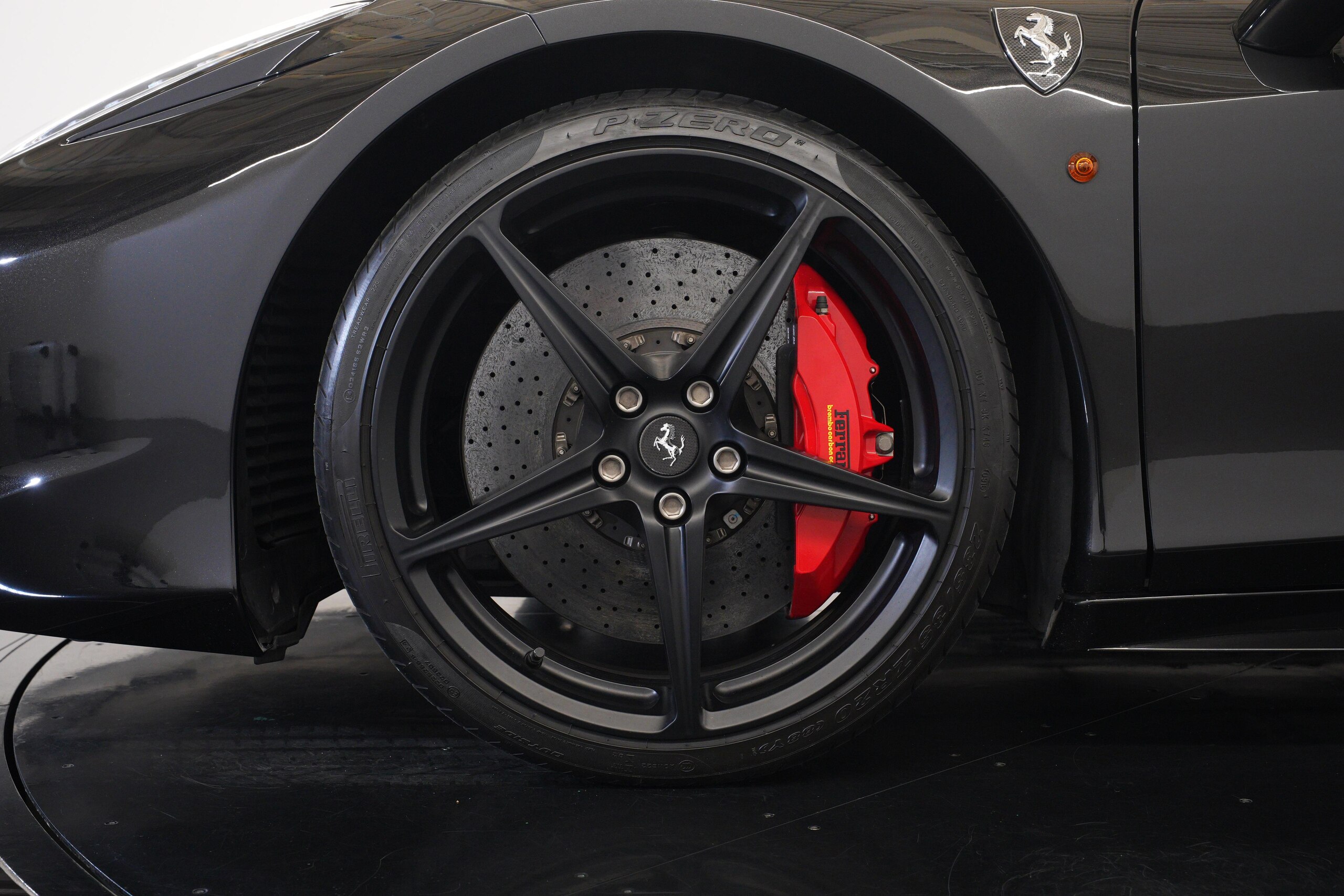 2010 Ferrari 458 Italia F1 DCT — Photo 18 / 19