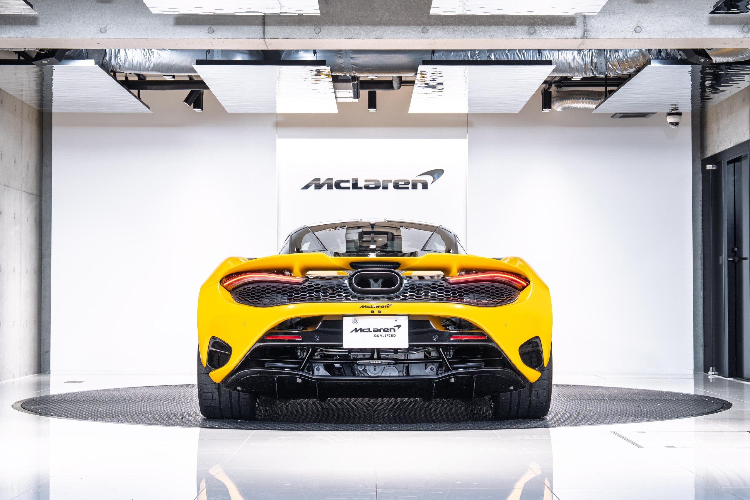 2024 McLaren 750S — Photo 6 / 18