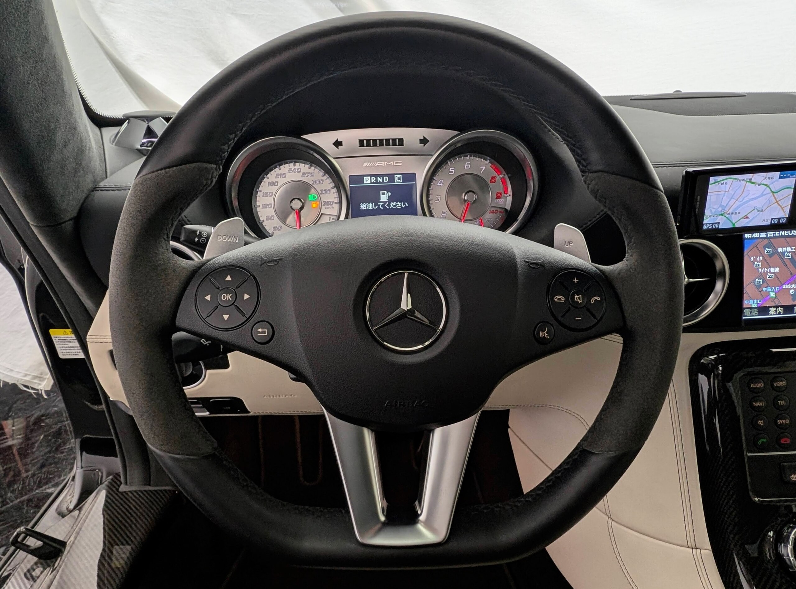 2010 Mercedes Benz SLS AMG — Photo 10 / 19