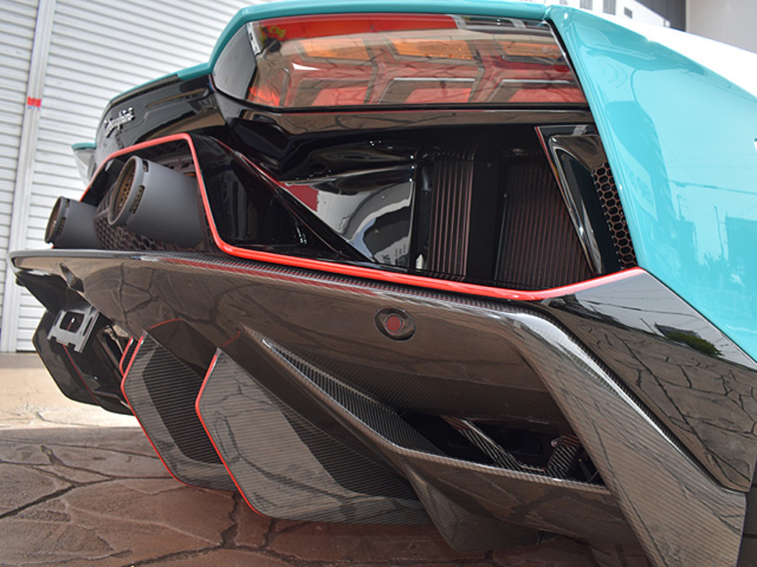 2022 Lamborghini Aventador Roadster LP780-4 Ultimae — Photo 16 / 38