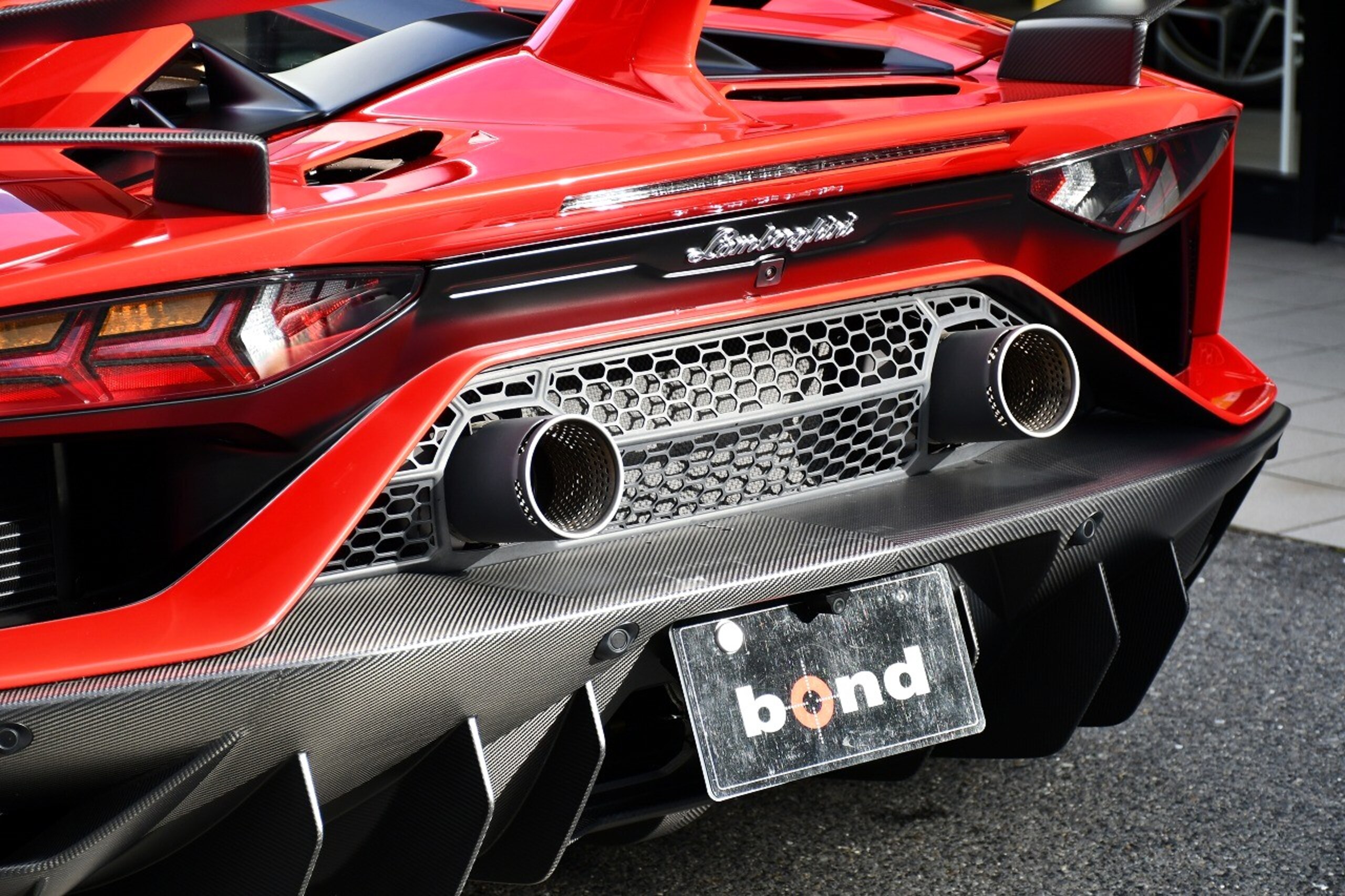 2019 Lamborghini Aventador SVJ — Photo 12 / 46