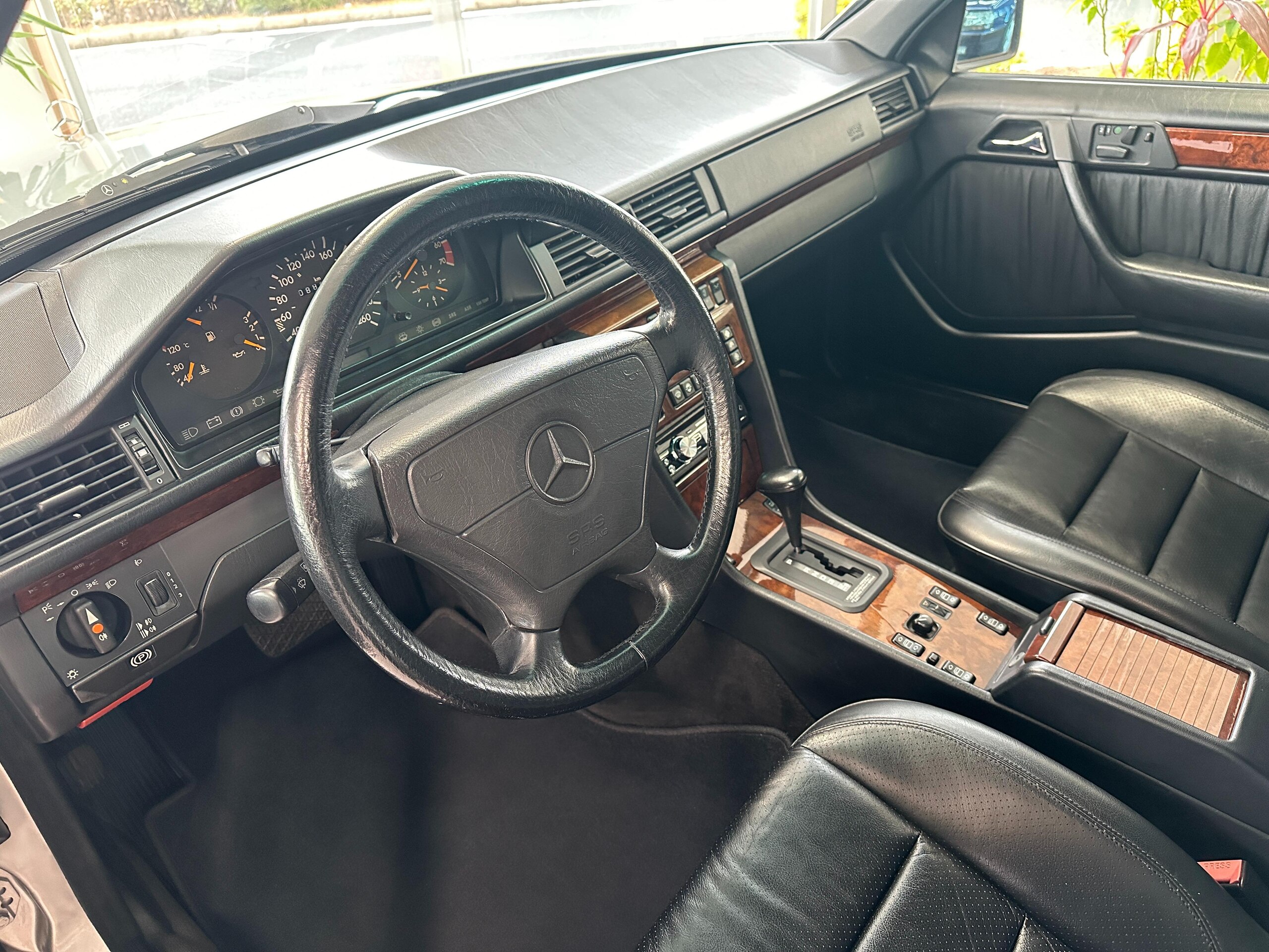 1993 Mercedes Benz 500E — Photo 11 / 22