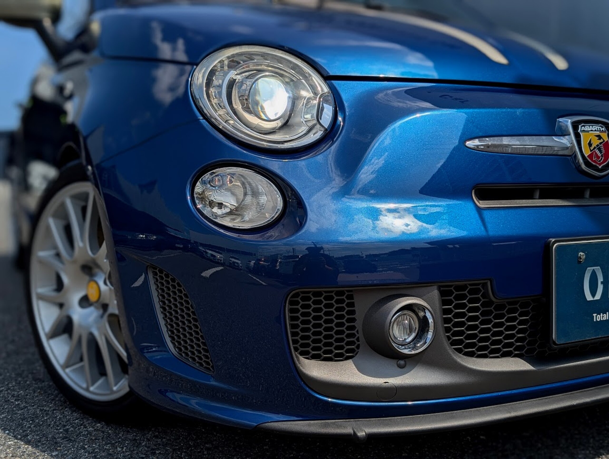 2011 Abarth 695 Tributo Ferrari — Photo 12 / 35