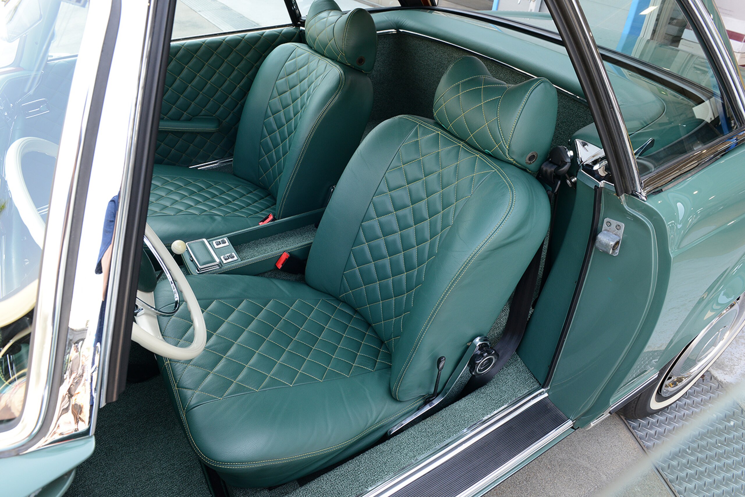 1969 Mercedes Benz 280SL — Photo 8 / 22
