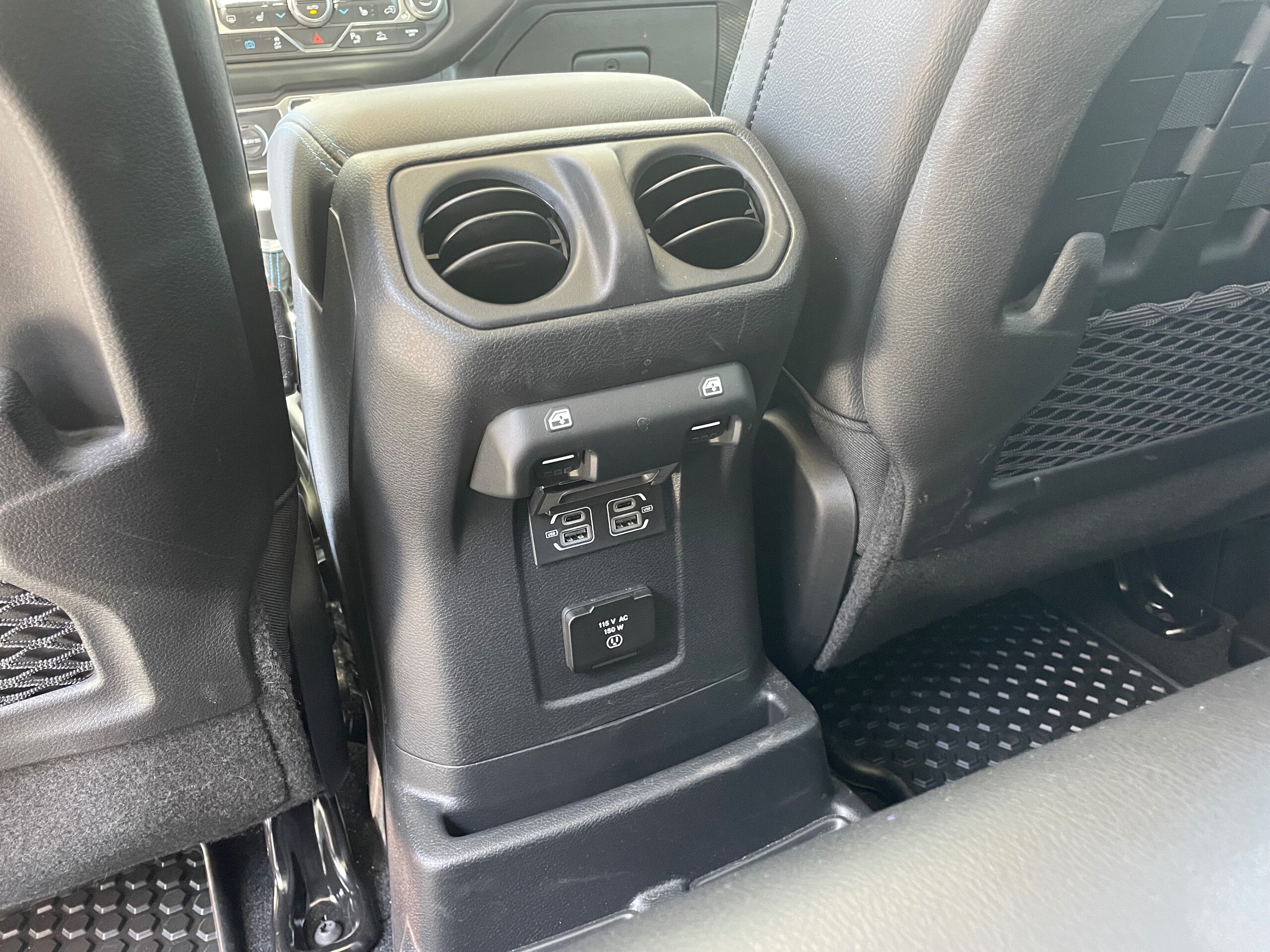 2023 Other Jeep Wrangler Unlimited Rubicon 4xe — Photo 36 / 40
