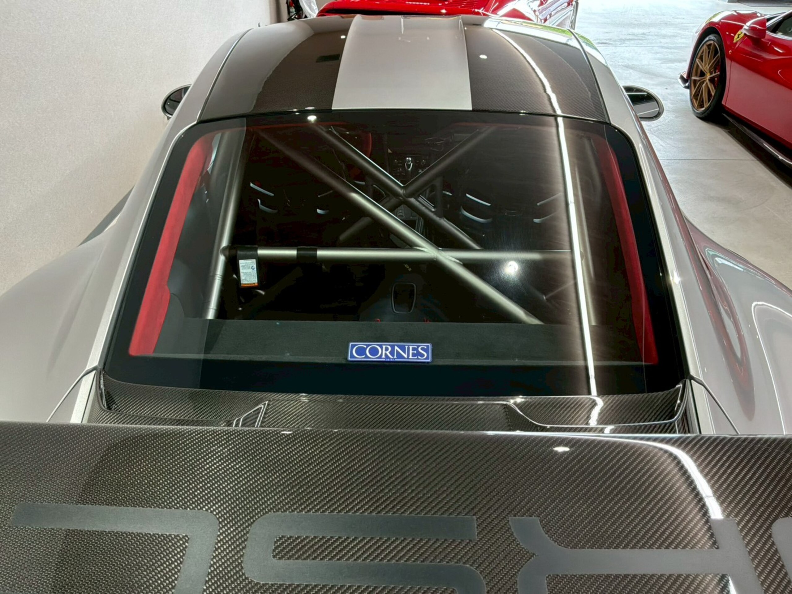 2019 Porsche 911 GT2 RS — Photo 30 / 32