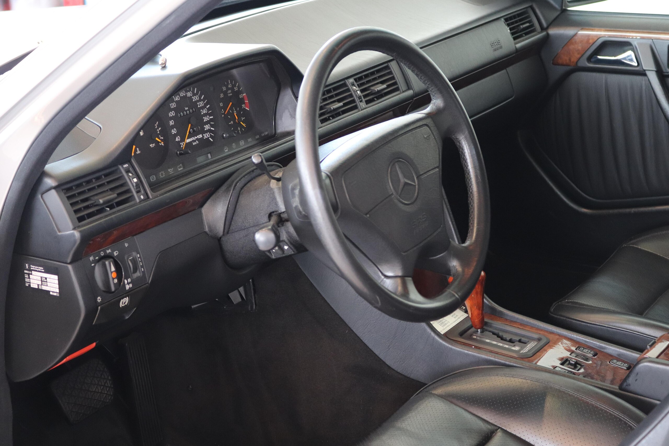 1992 Mercedes Benz 500E 6.0 AMG — Photo 11 / 21