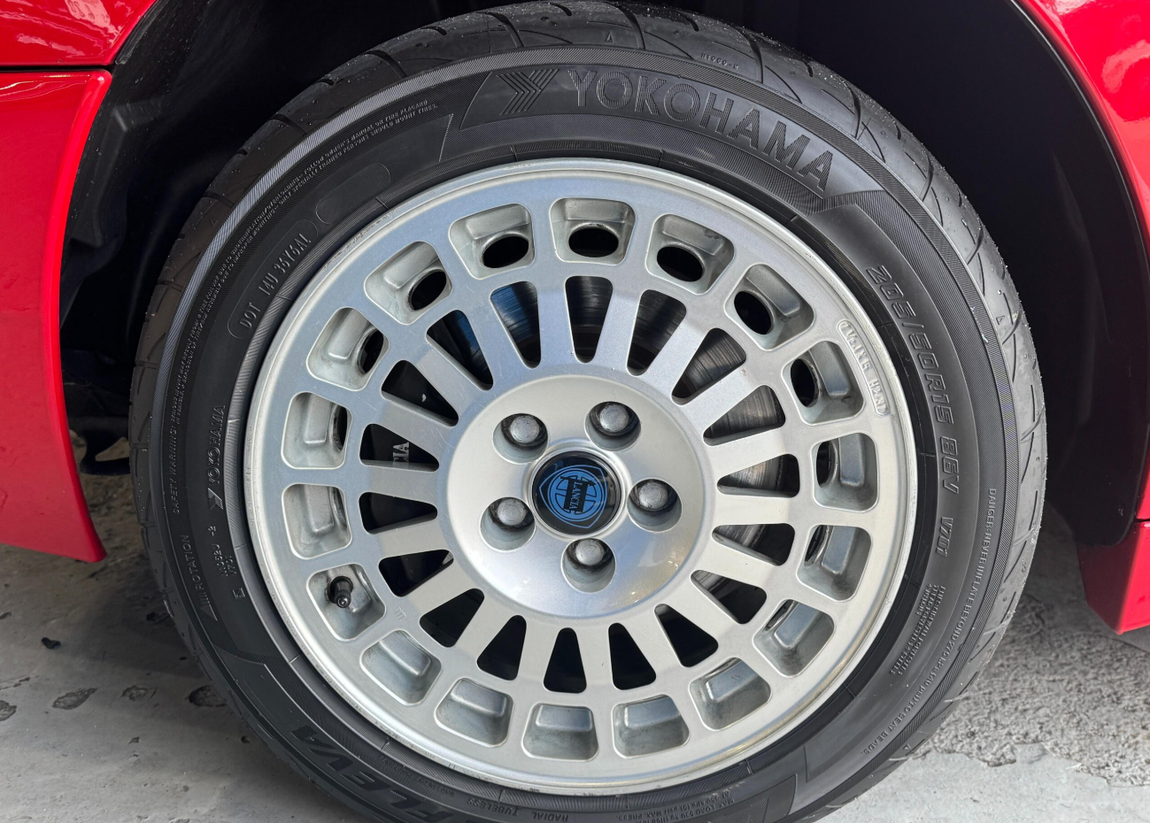 1993 Lancia Delta HF Integrale Evoluzione — Photo 13 / 15