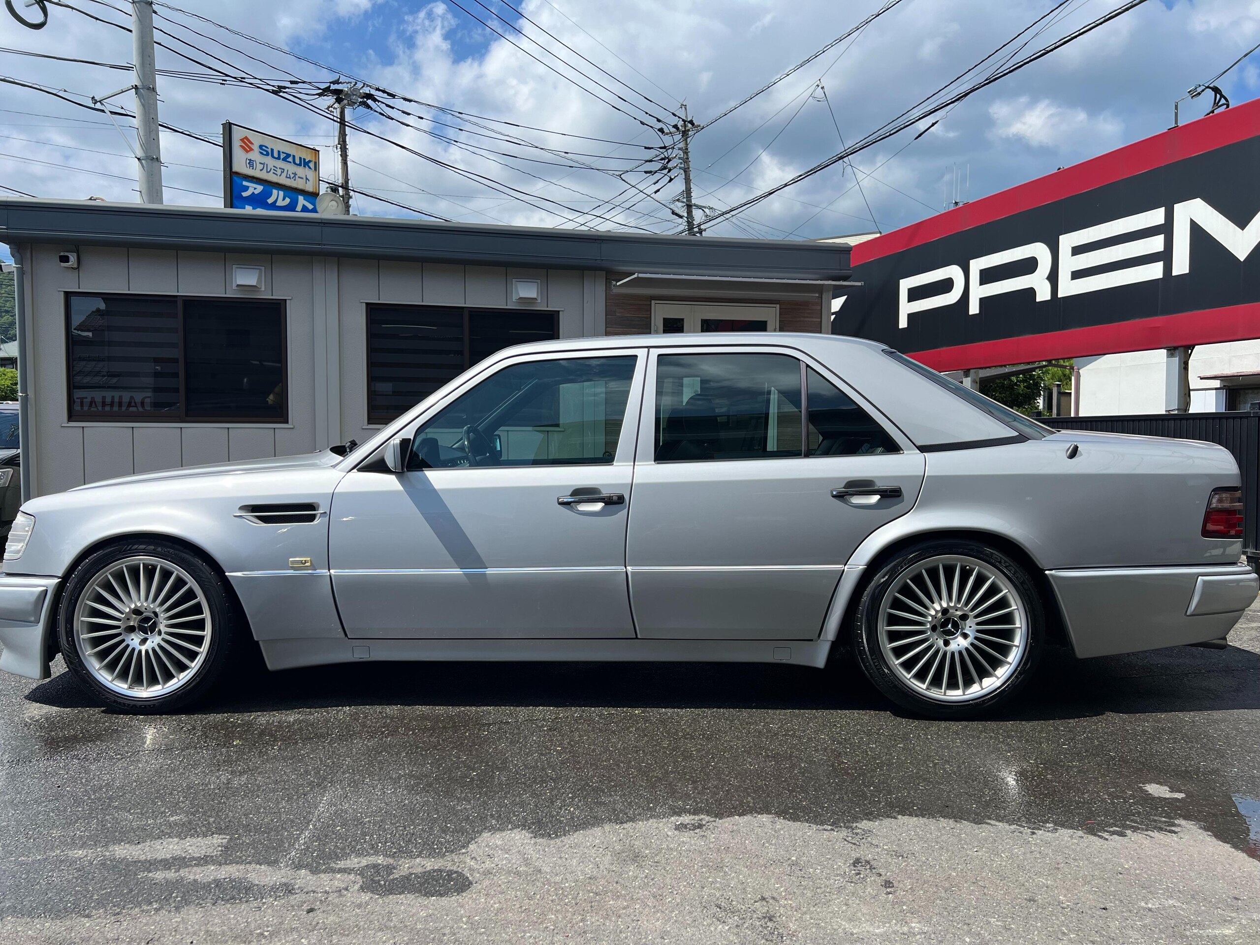 1995 Mercedes Benz E500 Limited — Photo 6 / 18