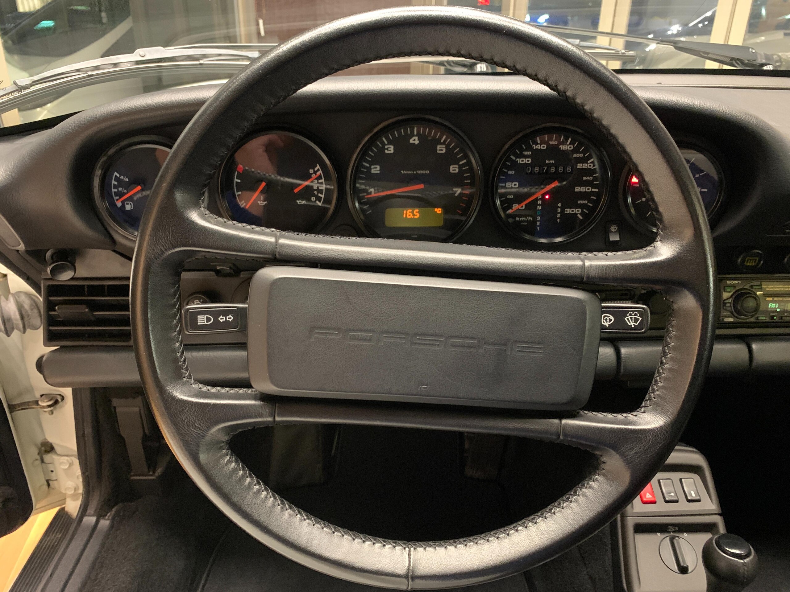 1991 Porsche 911 Carrera 2 — Photo 10 / 19