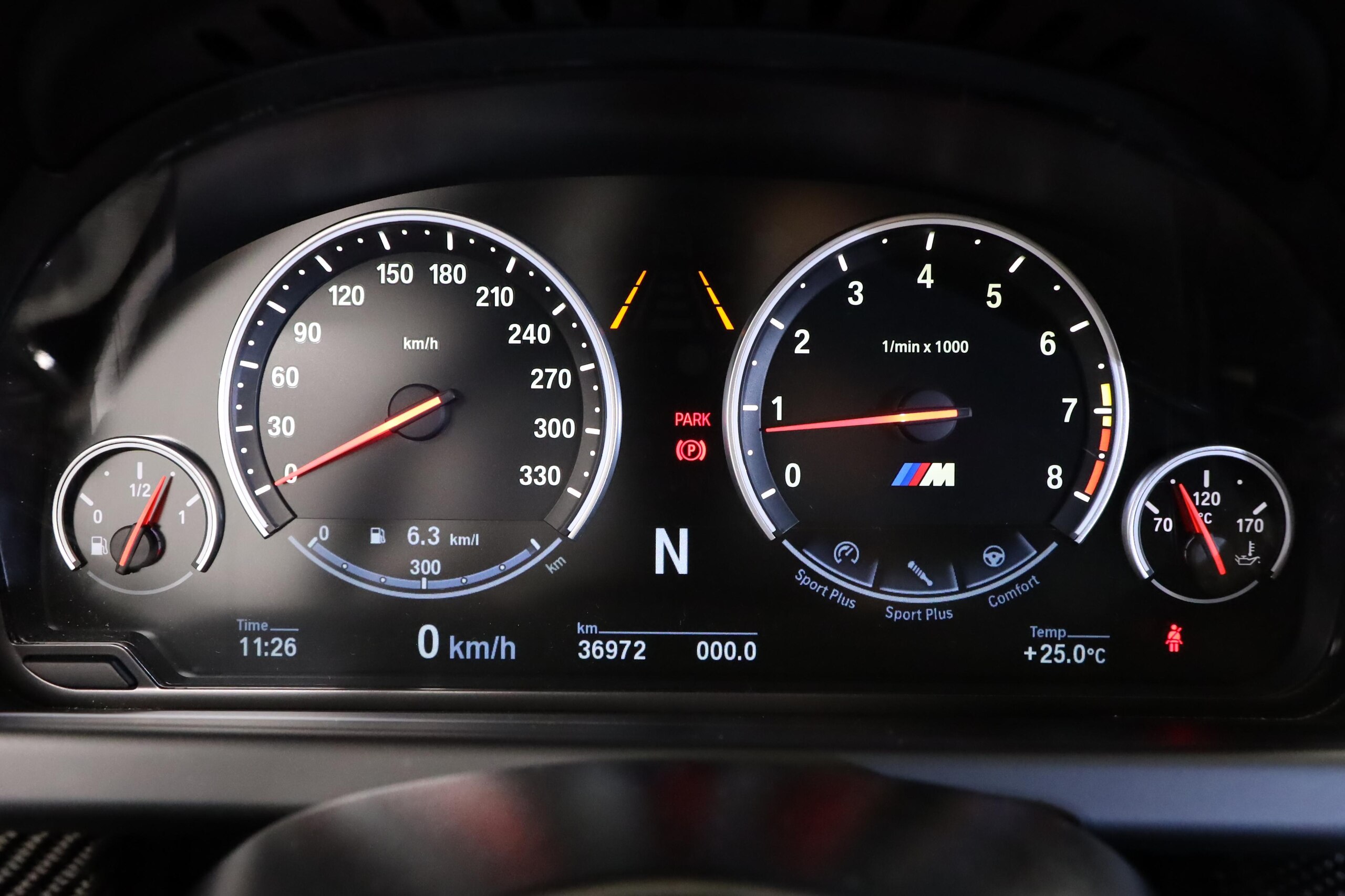 2016 BMW M6 Competition — Photo 16 / 28