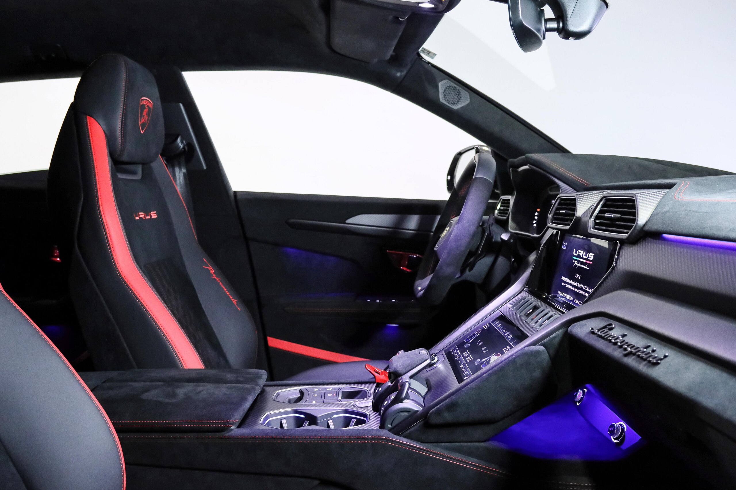 2024 Lamborghini Urus Performante — Photo 9 / 22