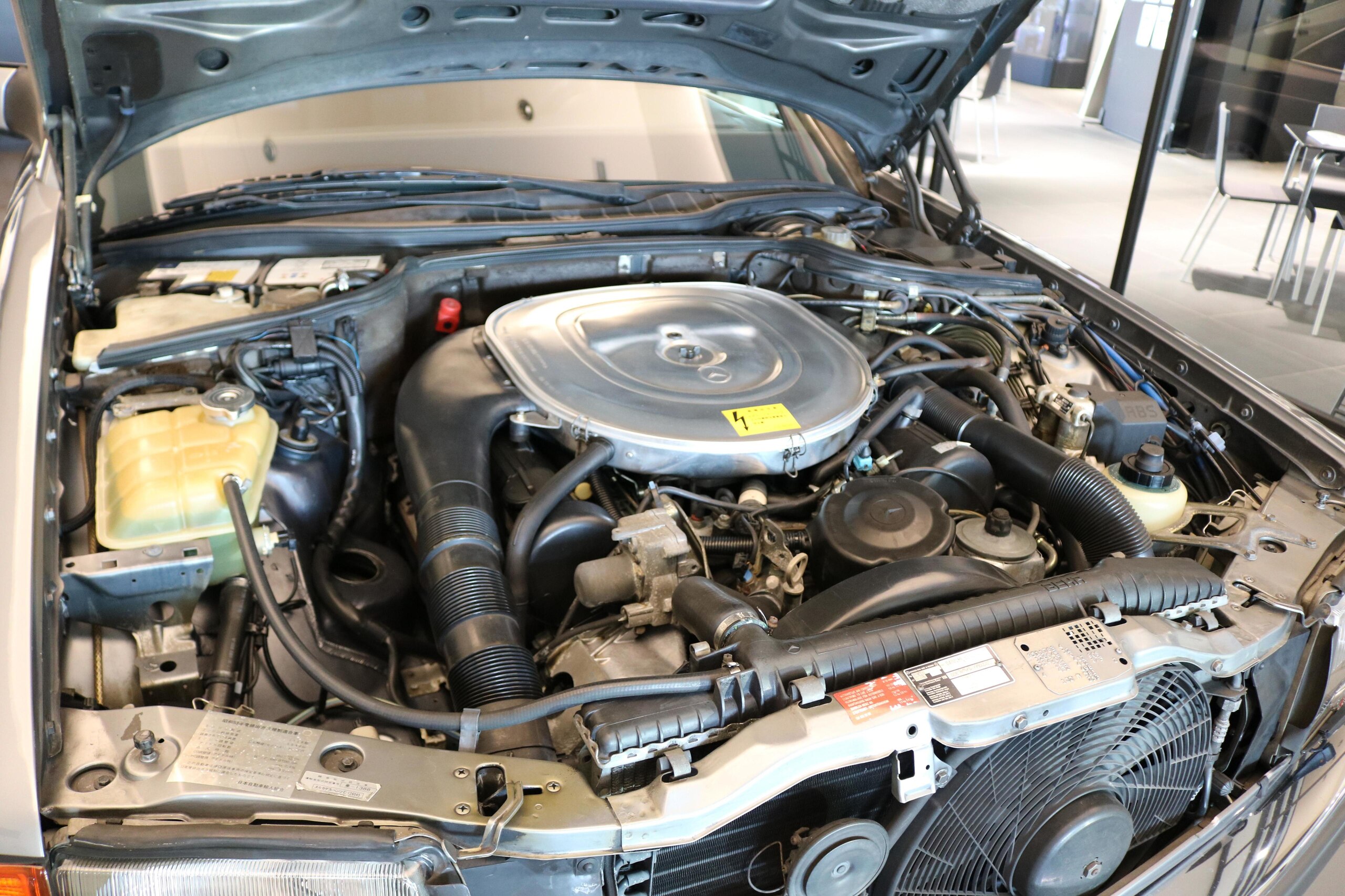 1989 Mercedes Benz 560SEC — Photo 13 / 14