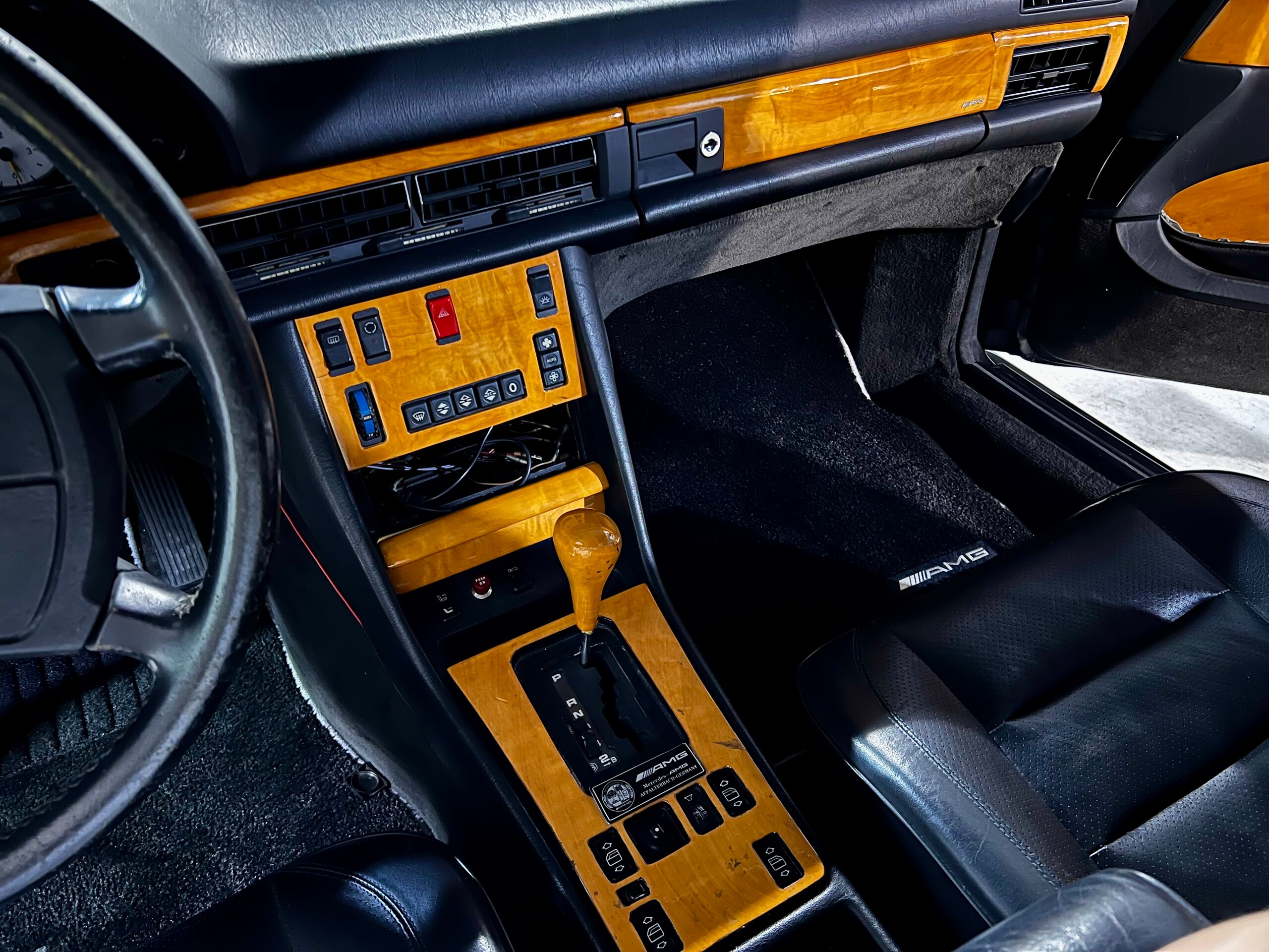 1989 Mercedes Benz 560SEC — Photo 10 / 19
