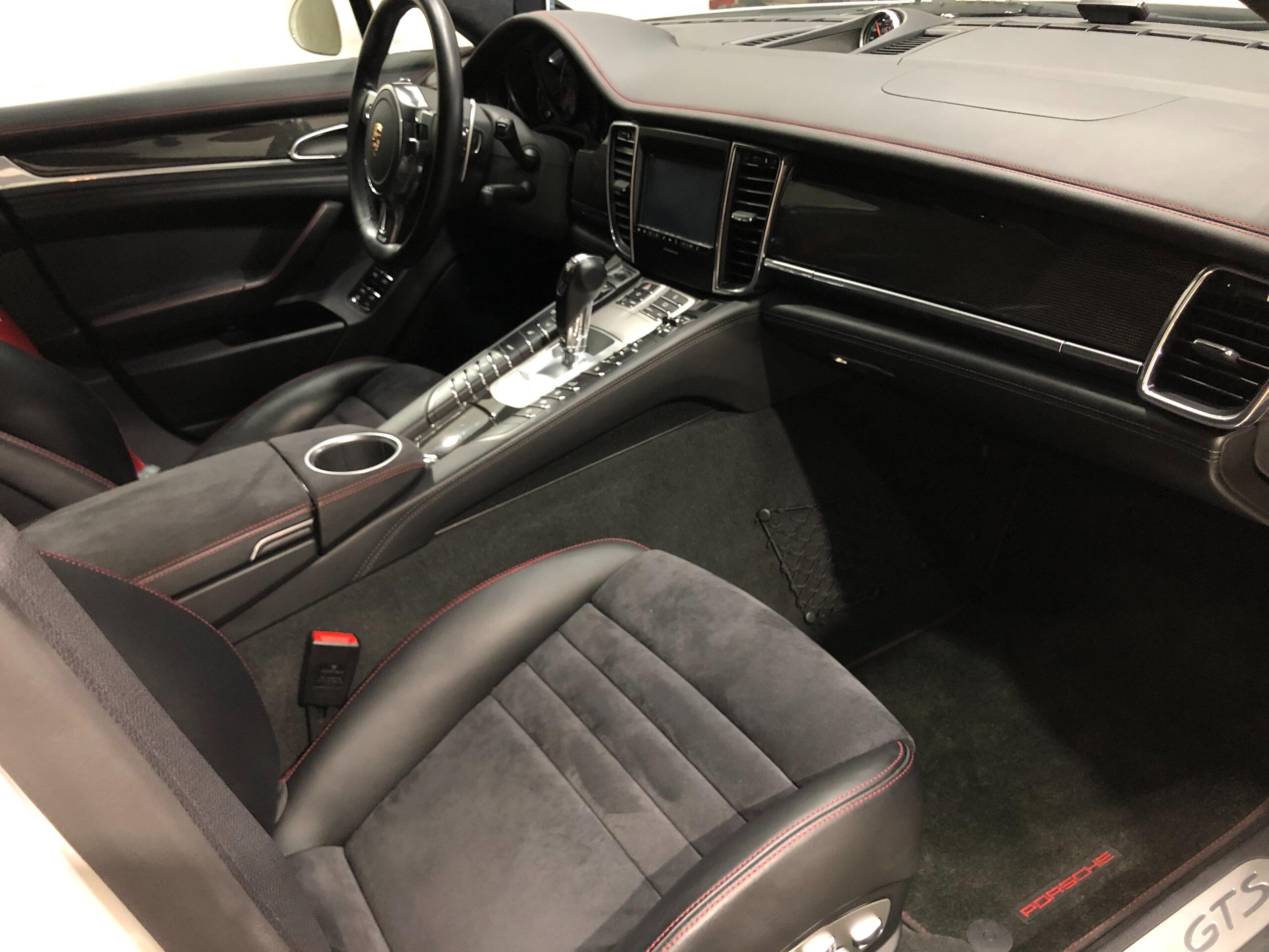 2012 Porsche Panamera GTS — Photo 14 / 32